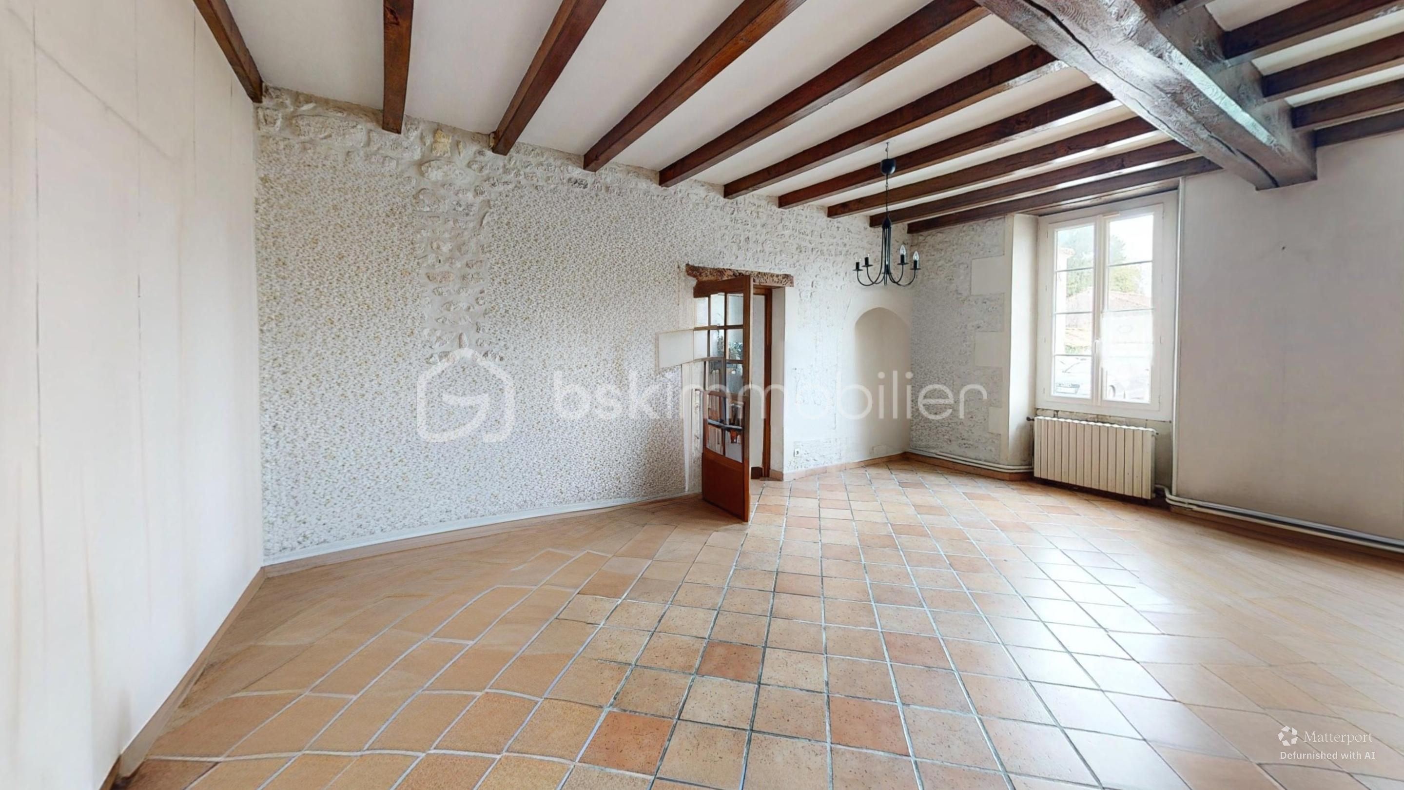Maison de 180 m² - Maison-Jarnac-Living-Room-Defurnished 2.jpg