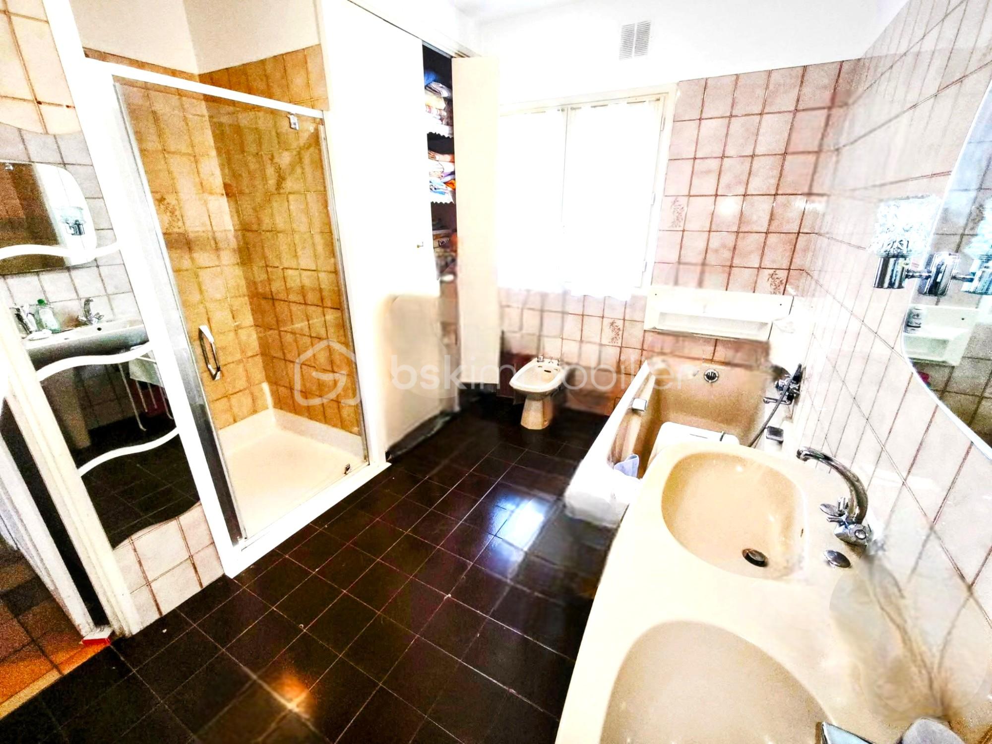 Villa de 230 m² - 2025-10-14_10-50-01_734-Photoroom.jpg