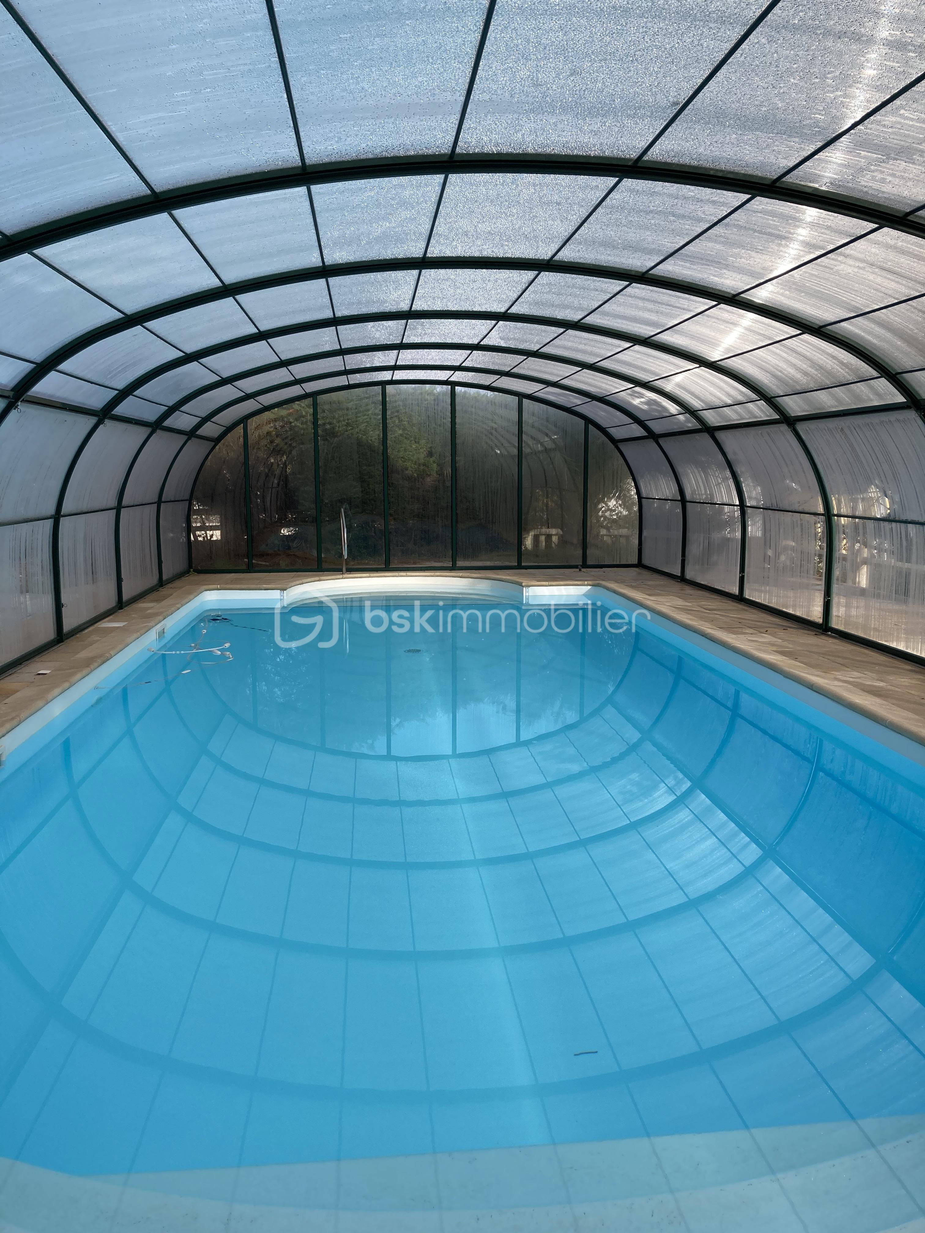 Immeuble de 828 m² - PHOTO 1(1).jpg