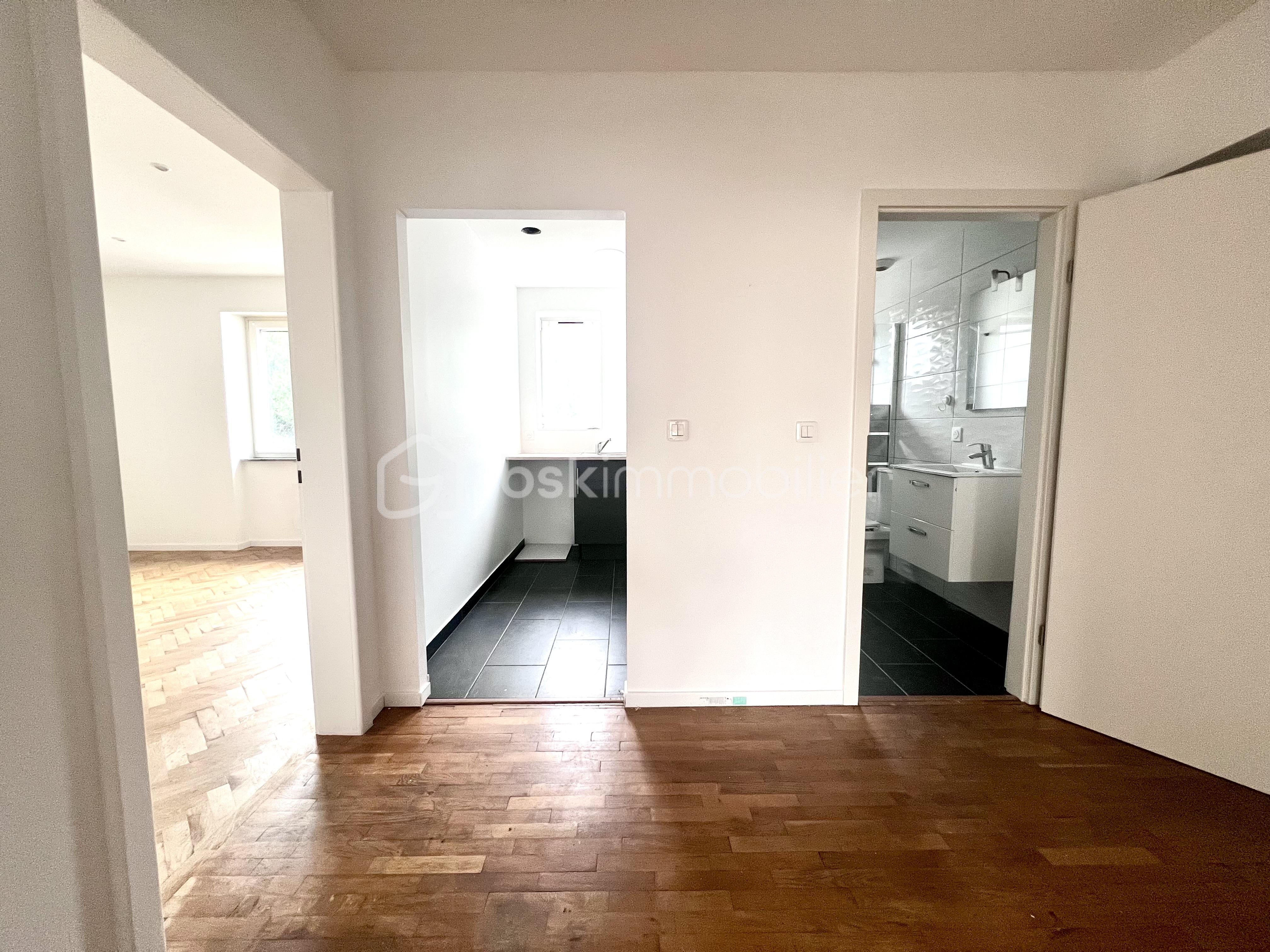 Appartement de 60 m² - cuisine salle d'eau.jpg