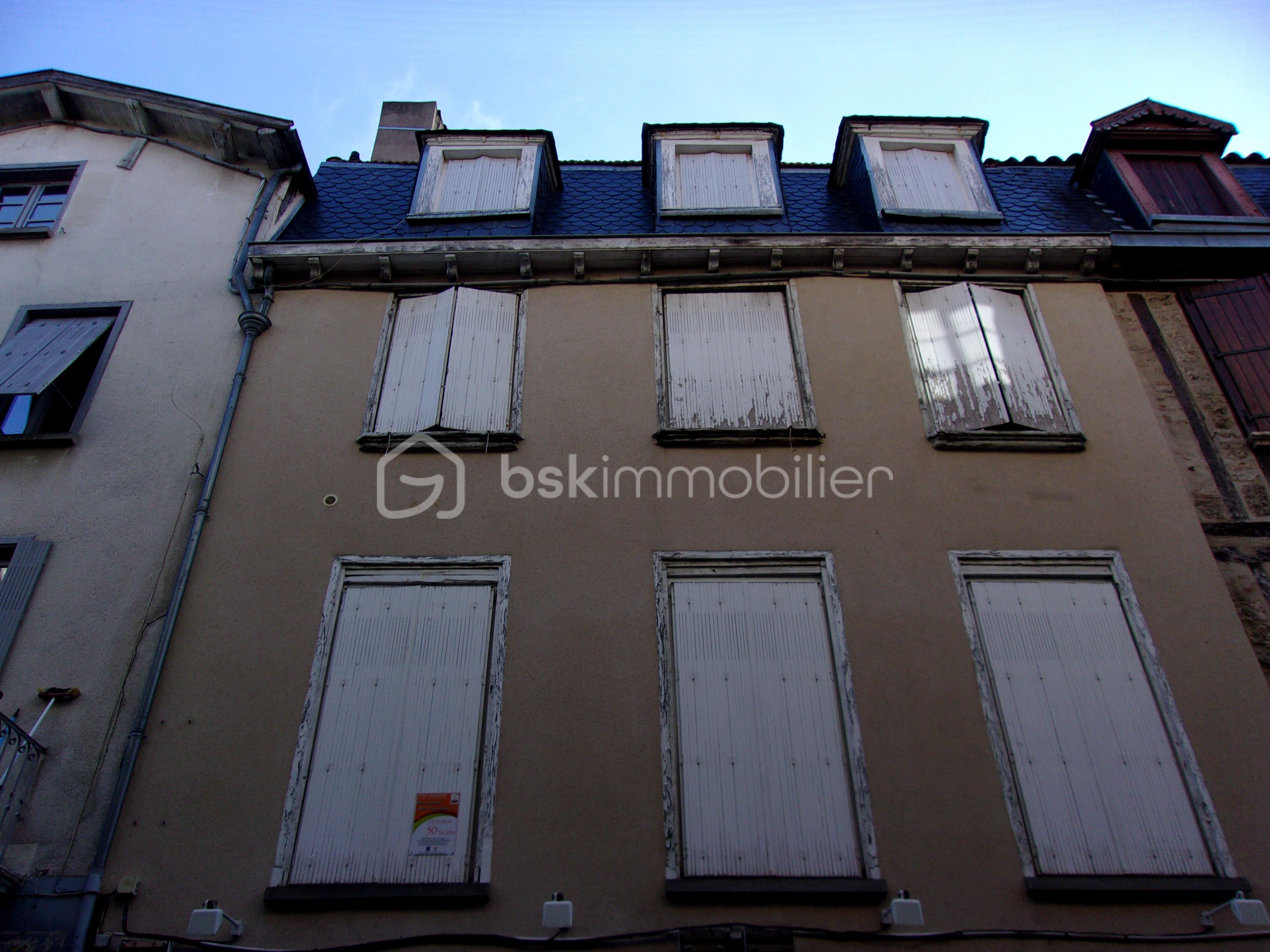 FACADE.JPG