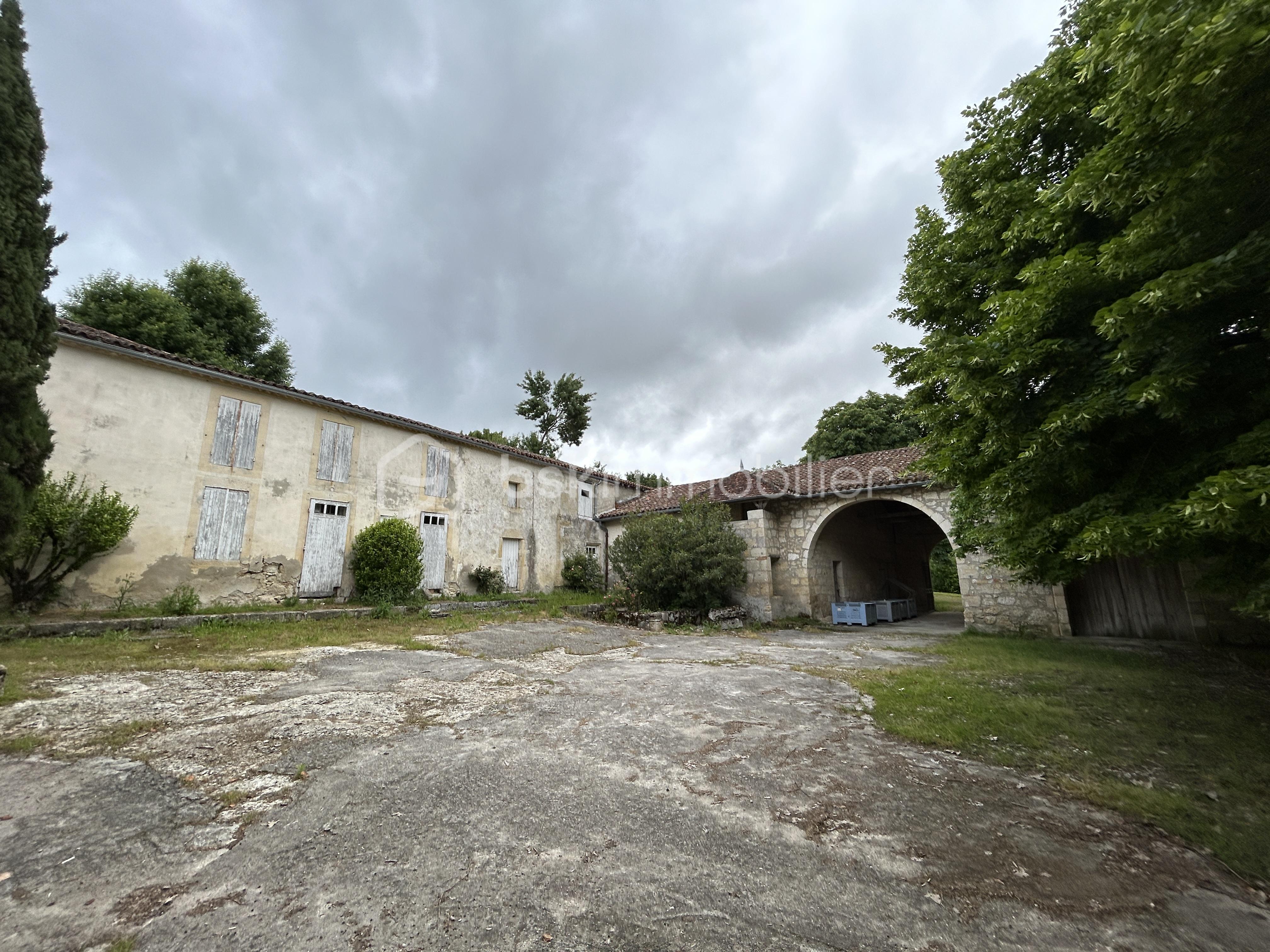 Maison de 400 m² - 9B798BBD-1A32-4462-A577-2D4D2312F17D.jpeg
