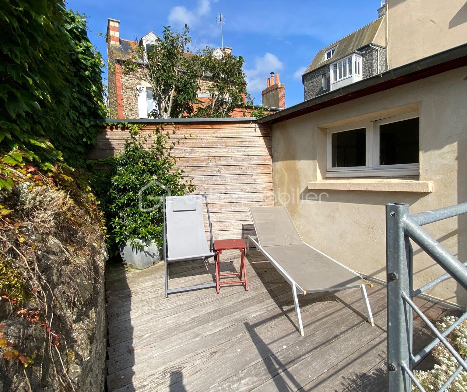 Maison en pierre de 180 m² - IMG-20250803-WA0013.jpg