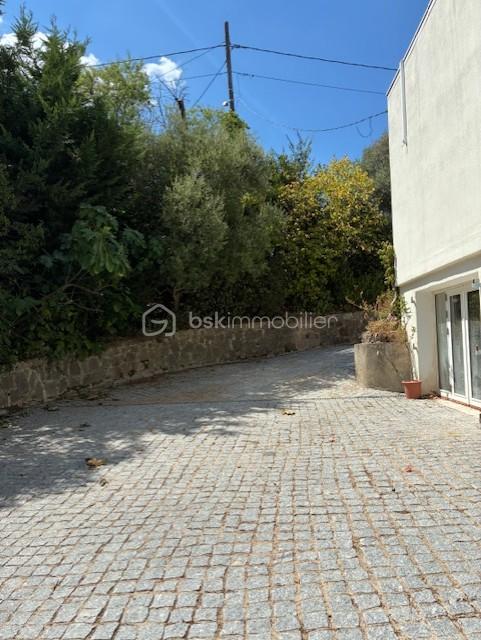 Maison d architecte de 101 m² - parking.jpg
