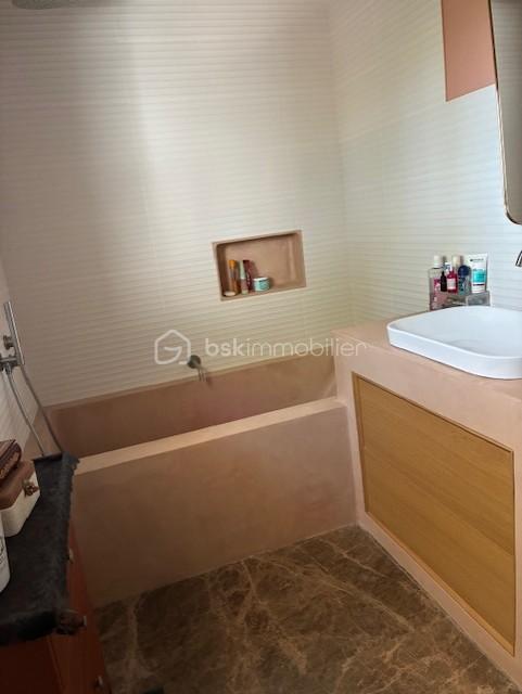 Maison d architecte de 101 m² - salle de bain 2.jpg
