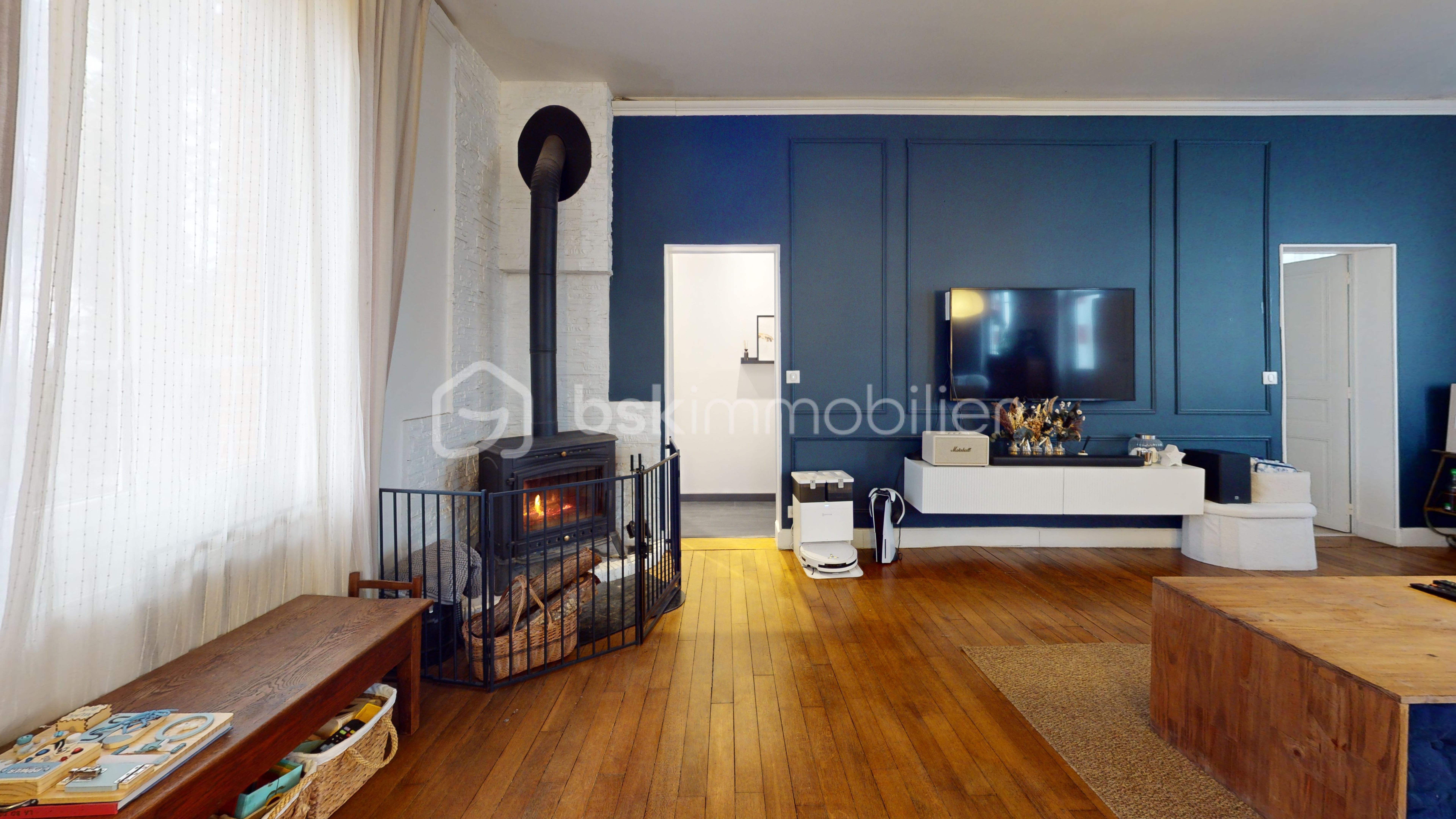 Maison de 162 m² - Maison-de-Famille-4-chambres-Living-Room 2.jpg