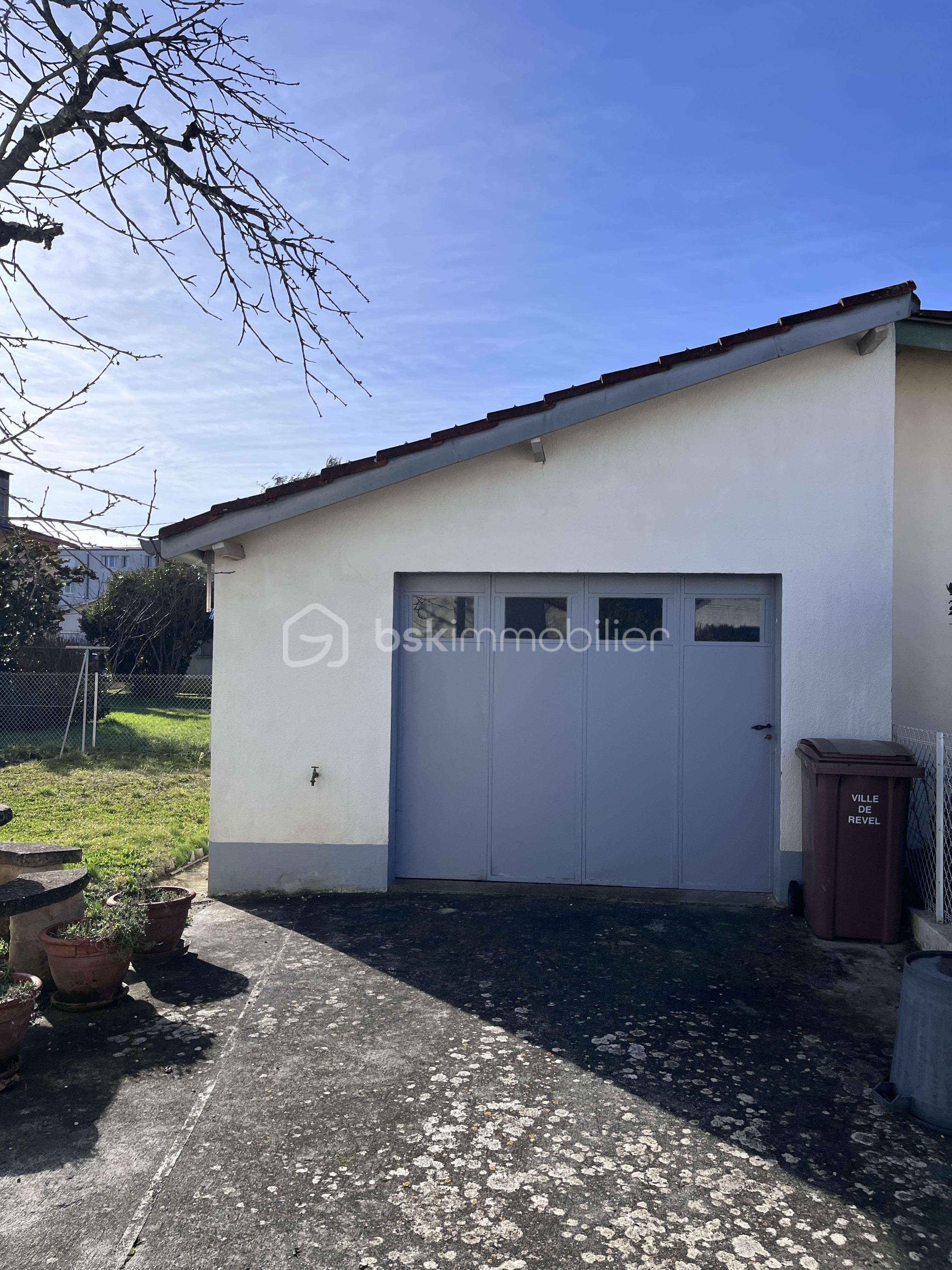 Maison de 94,07 m² - garage.JPG