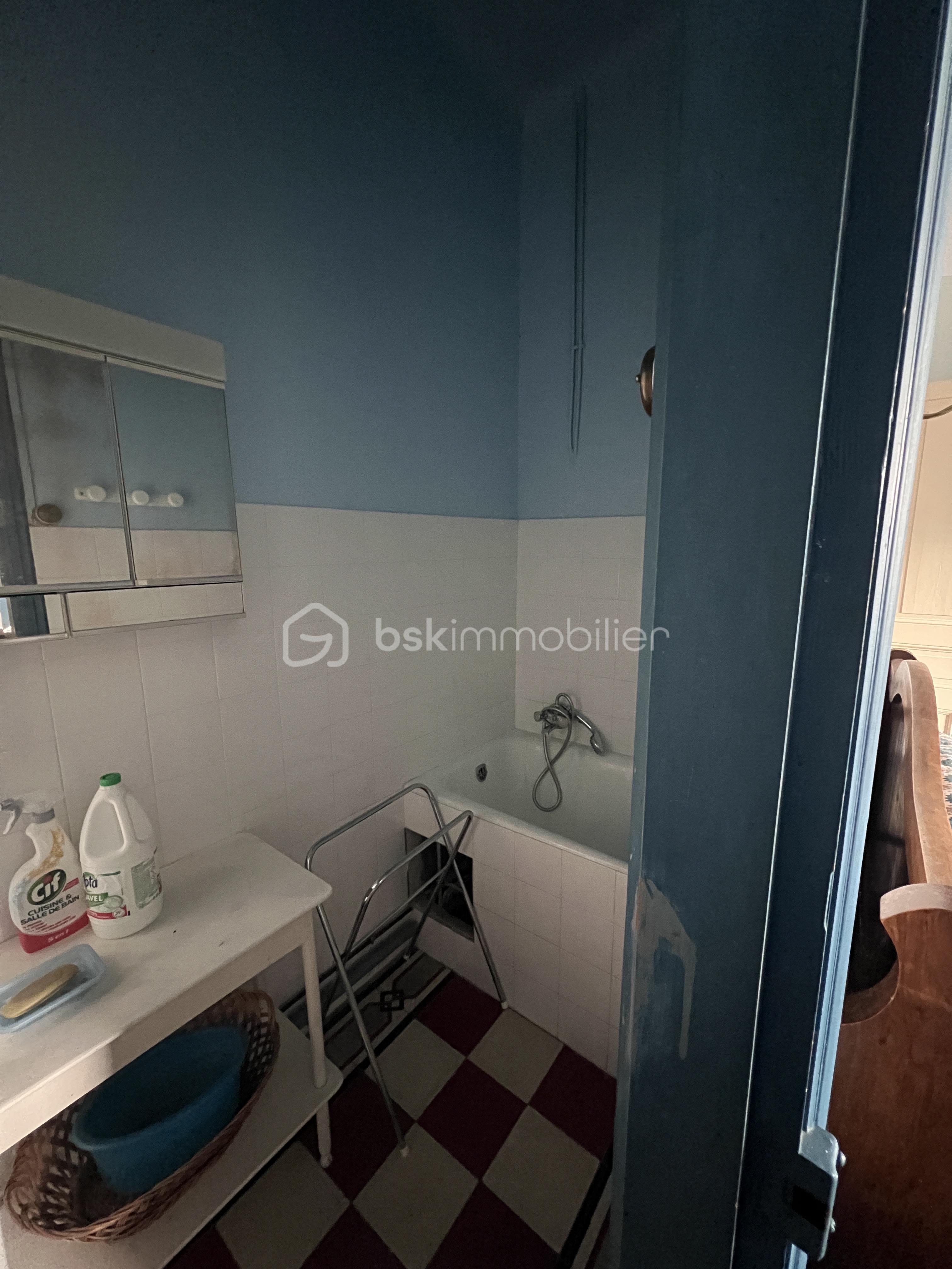 chambre 2 salle d'eau.JPG