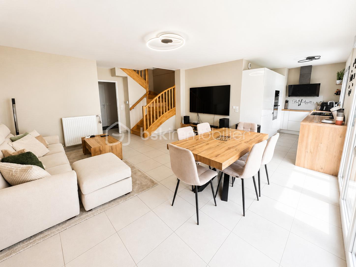 DEBORAH BENOIT IMMOBILIER CLAYE SOUILLY 8.png