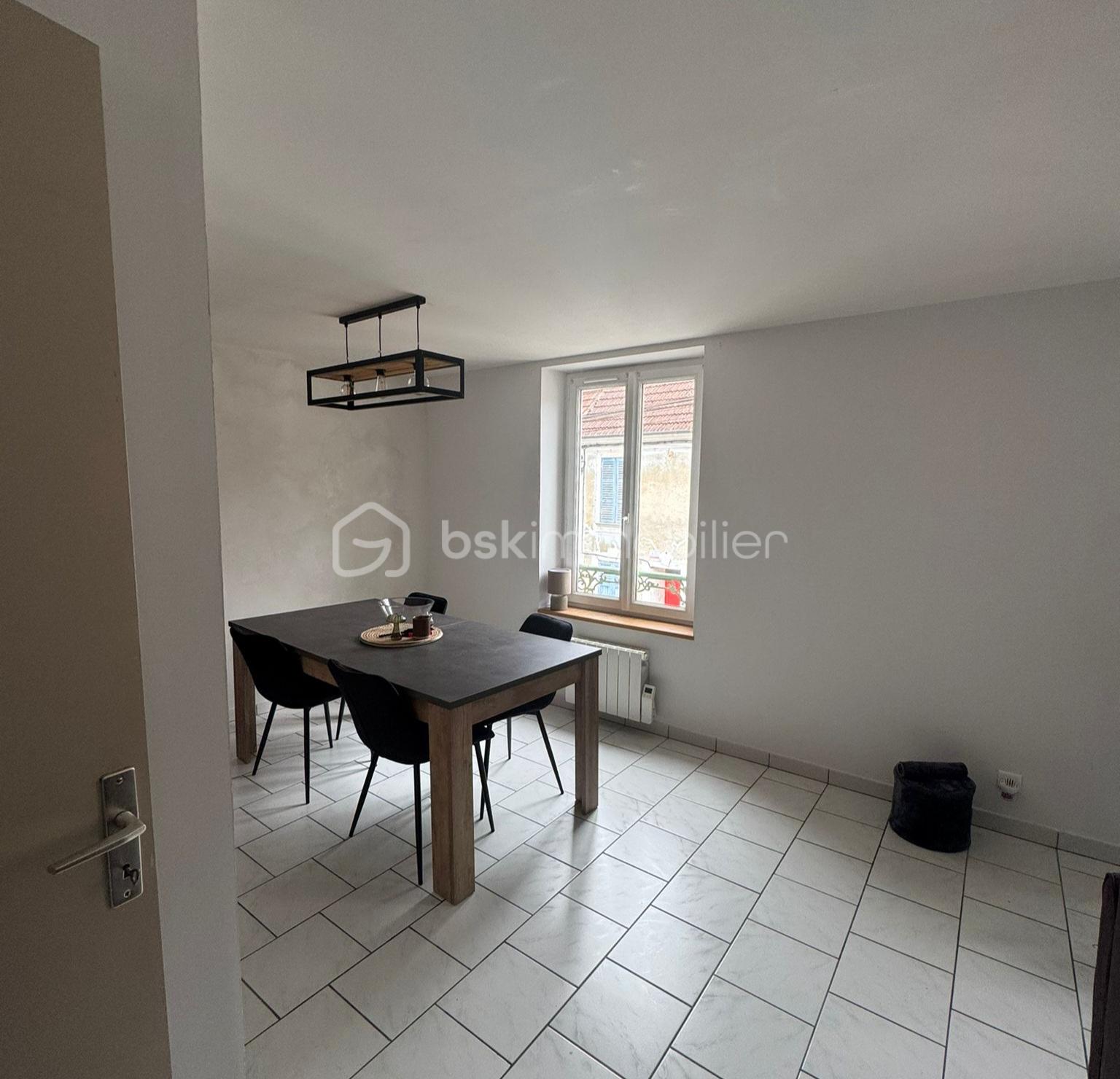 Immeuble mixte de 110 m² - IMG-20250615-WA0010.jpg