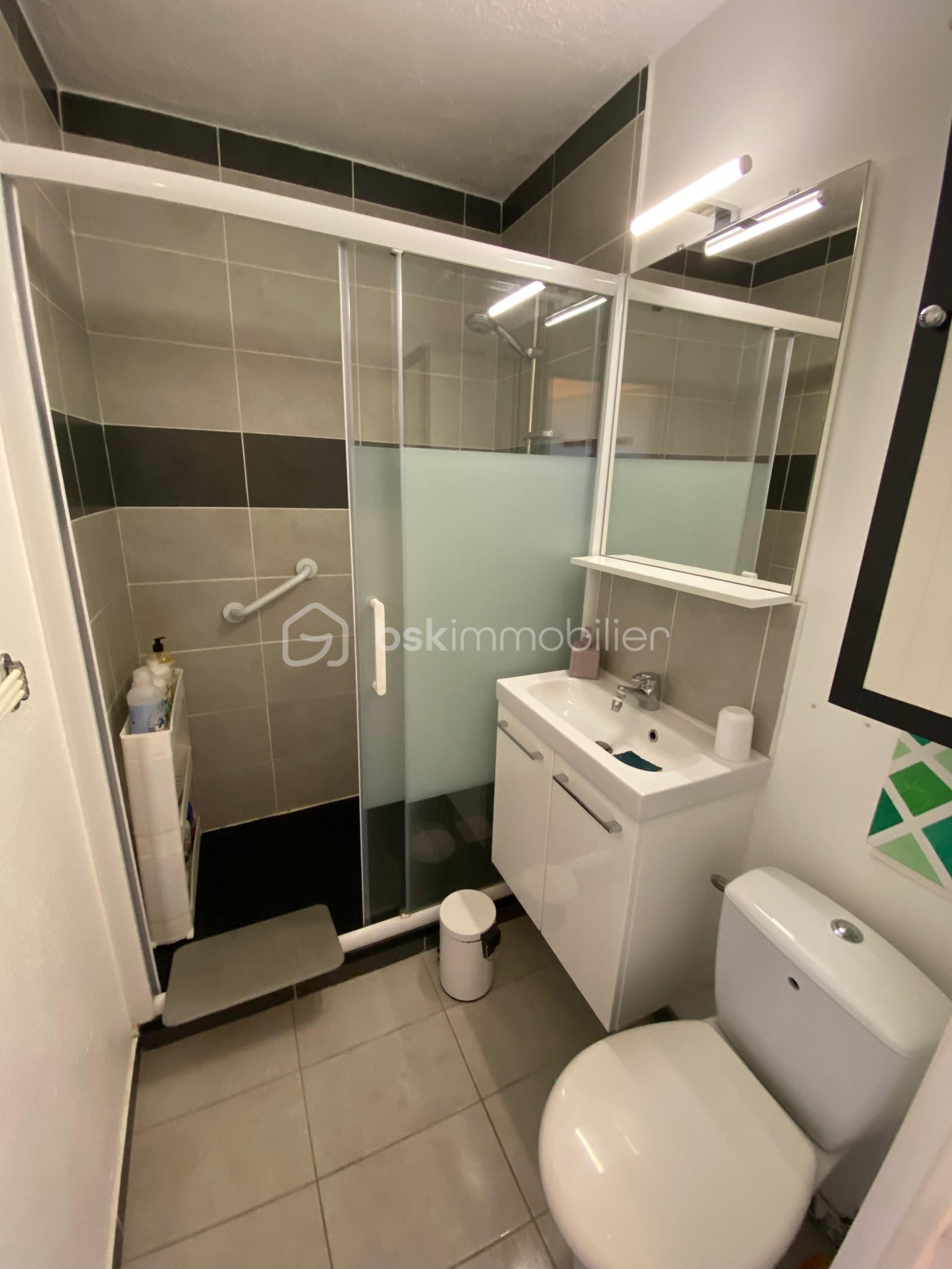 Appartement de 29 m² - thumbnail_PHOTO-2025-07-19-14-28-24 (1).jpg