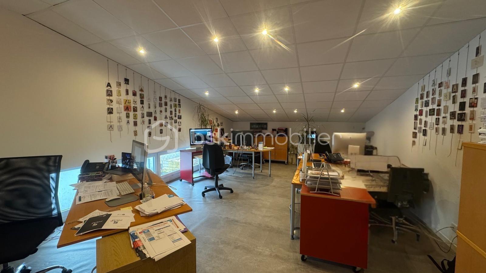 Local commercial de 80 m² - canva.png