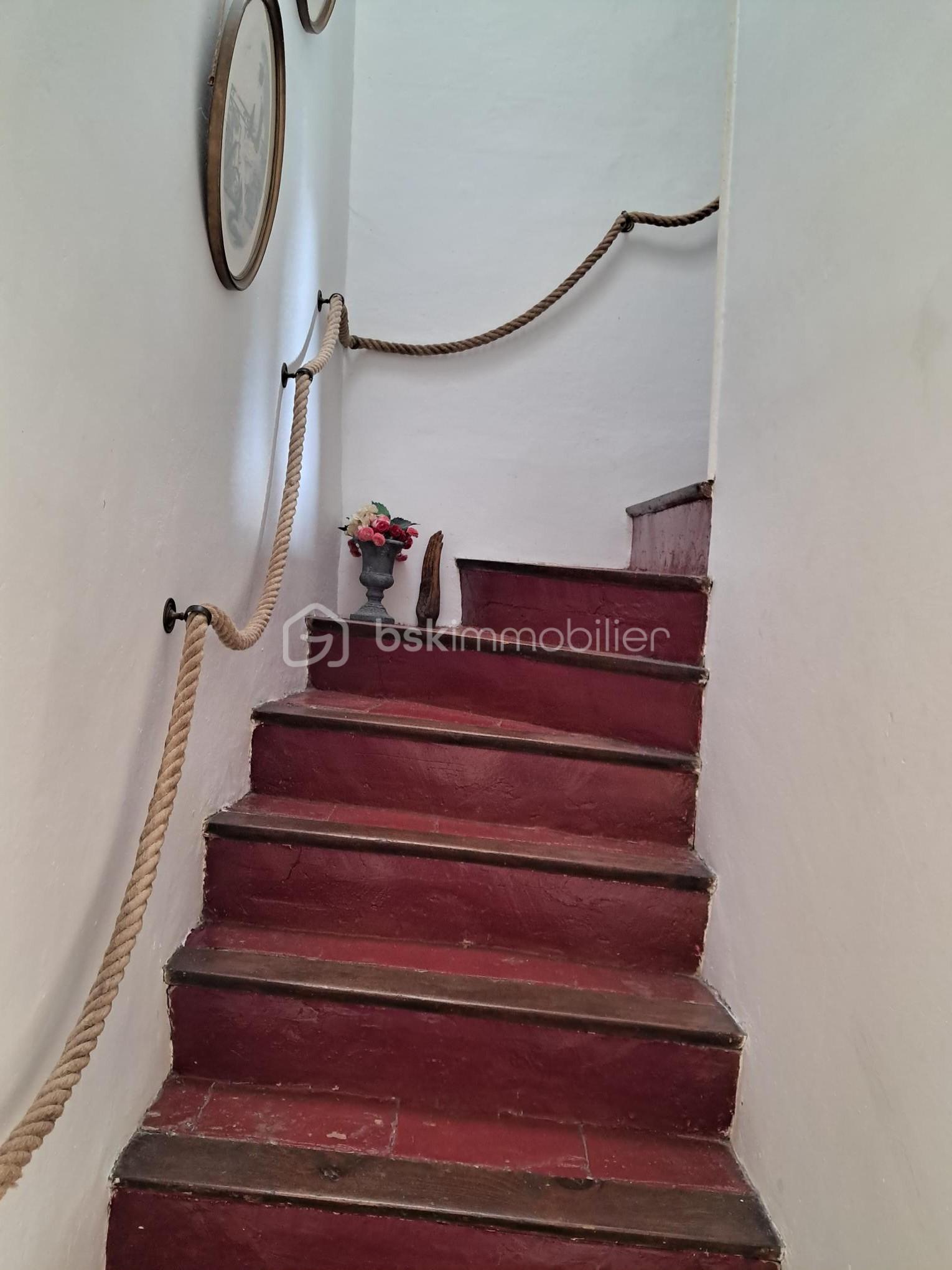 escalier tomettes.jpg