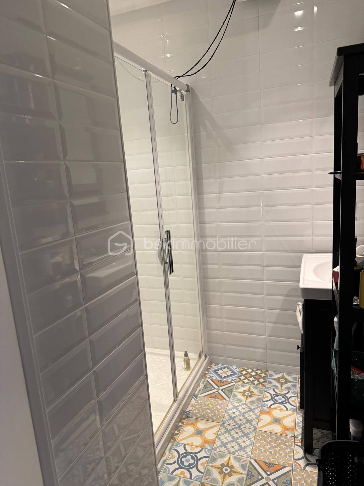Maison de ville de 150 m² - douche.jpeg