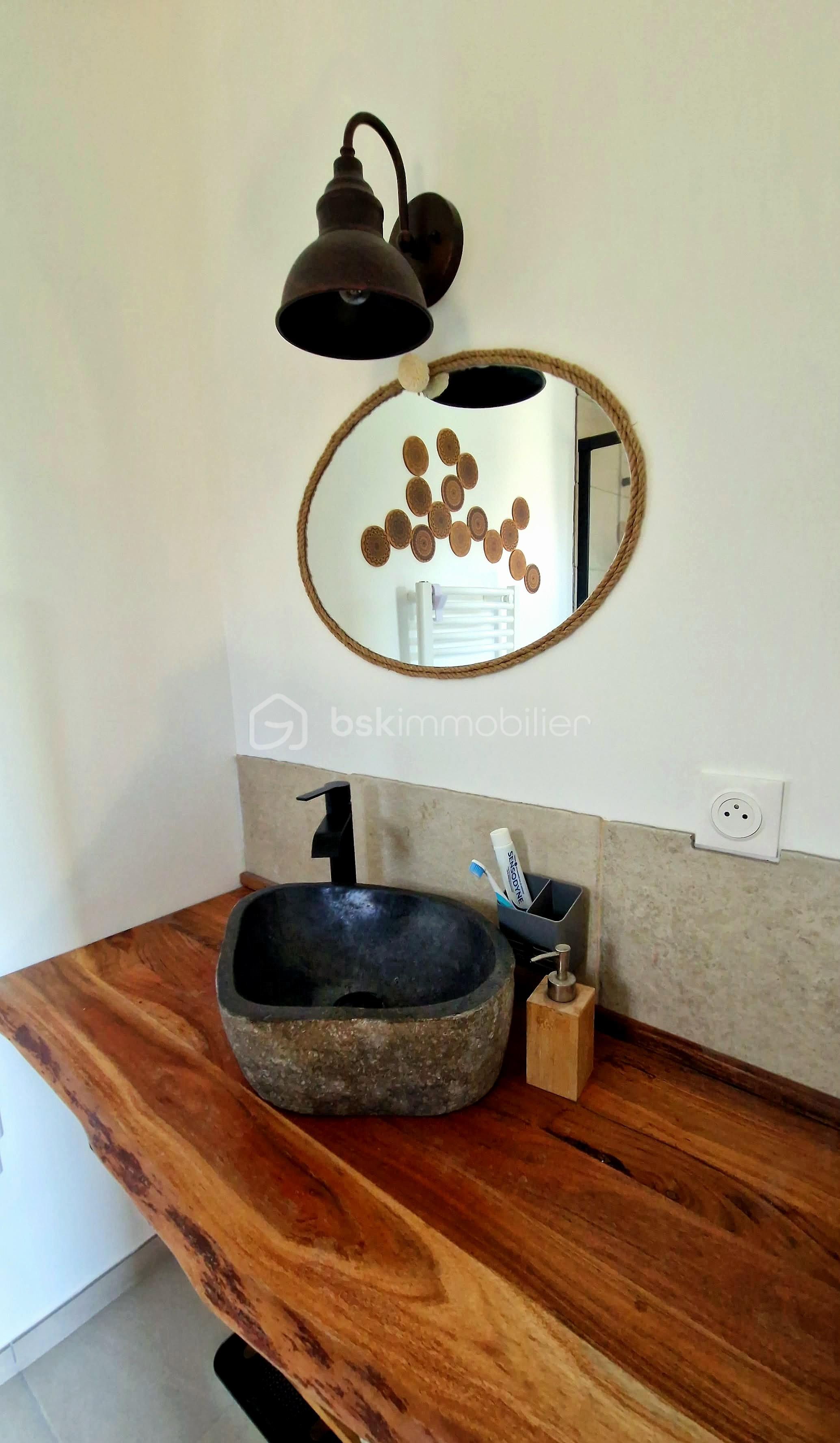 Maison de 89,67 m² - SDB1.jpg