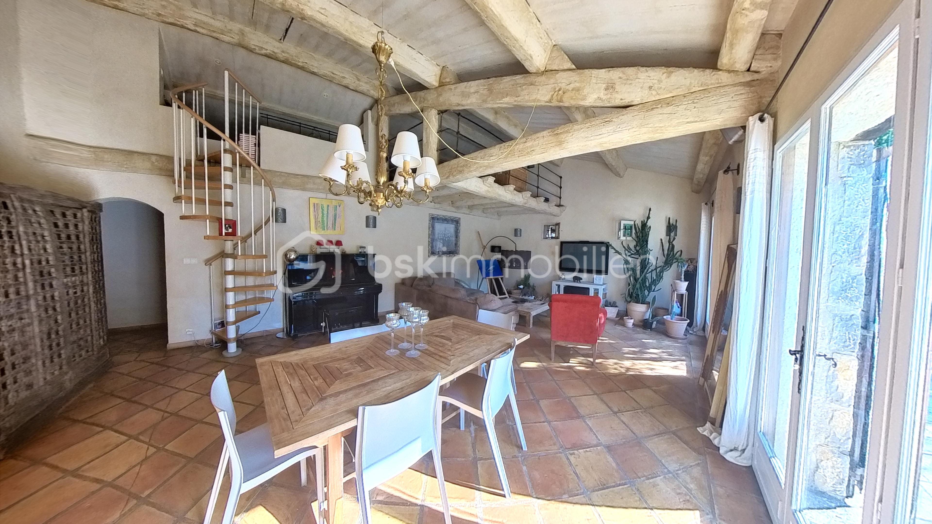 Maison provencale de 210 m² - salon.jpg