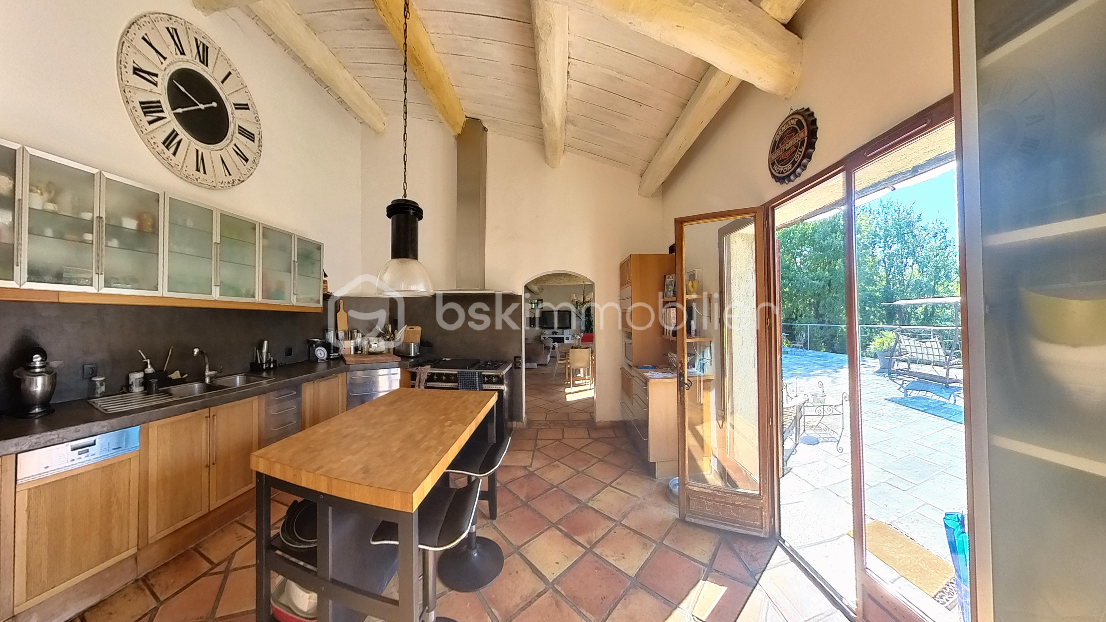 Maison provencale de 210 m² - cuisine.jpg