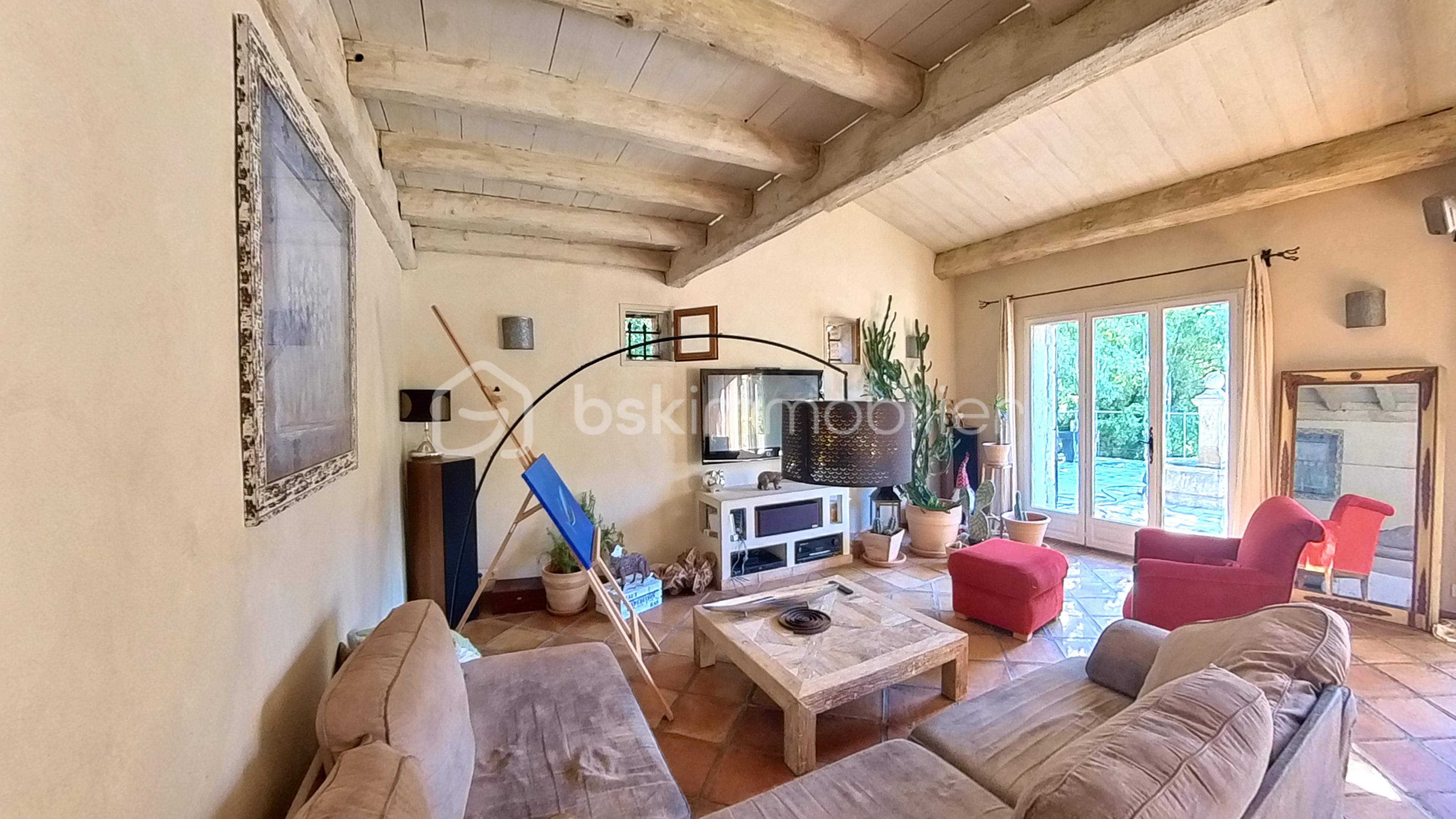 Maison provencale de 210 m² - salon2.jpg