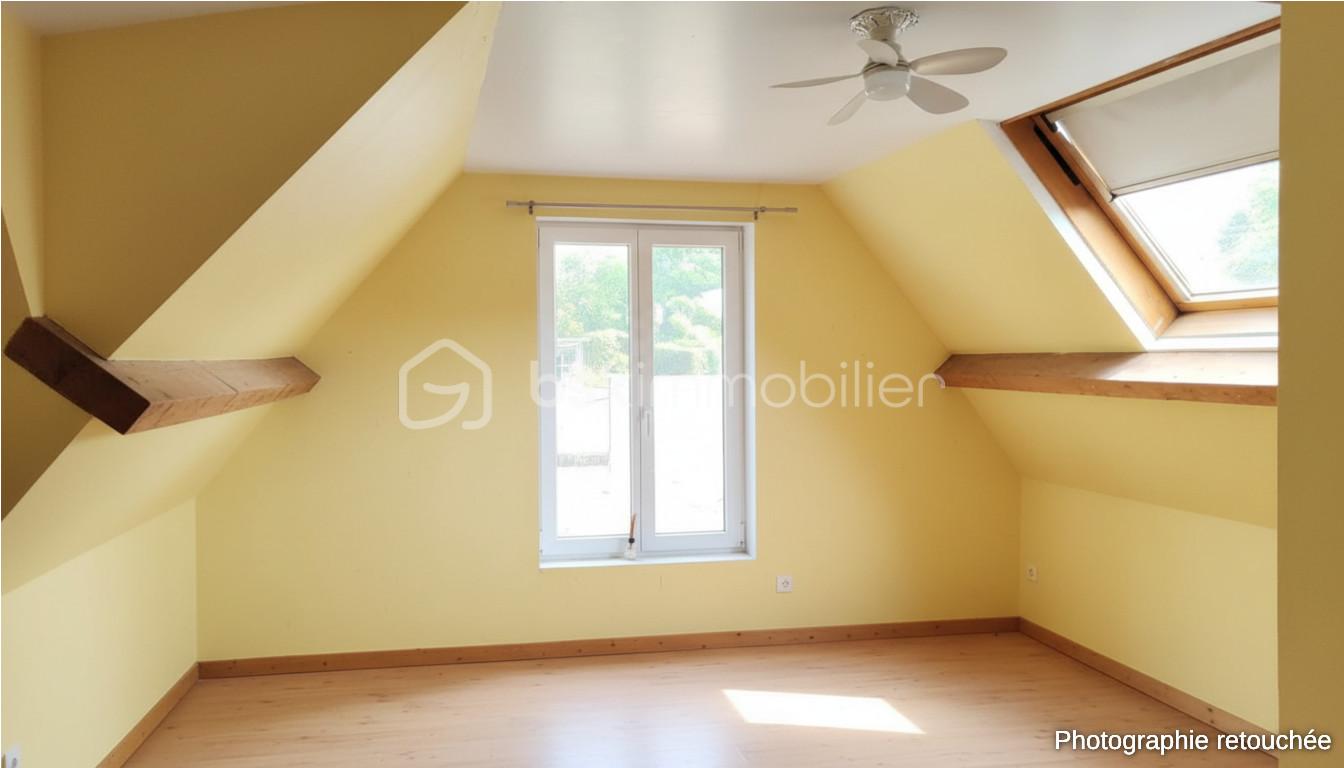 Chambre haut avec rien dedans.jpg