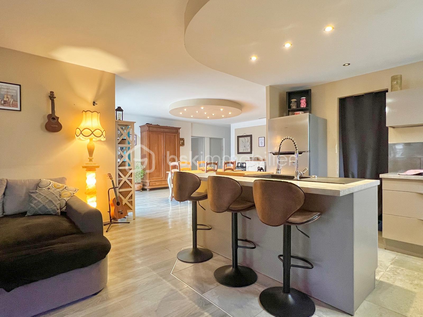 Maison traditionnelle de 120 m² - c1FLaN4FwlBGoTyLr8brS6IGBf4j30Oh24QKxY5A.jpg