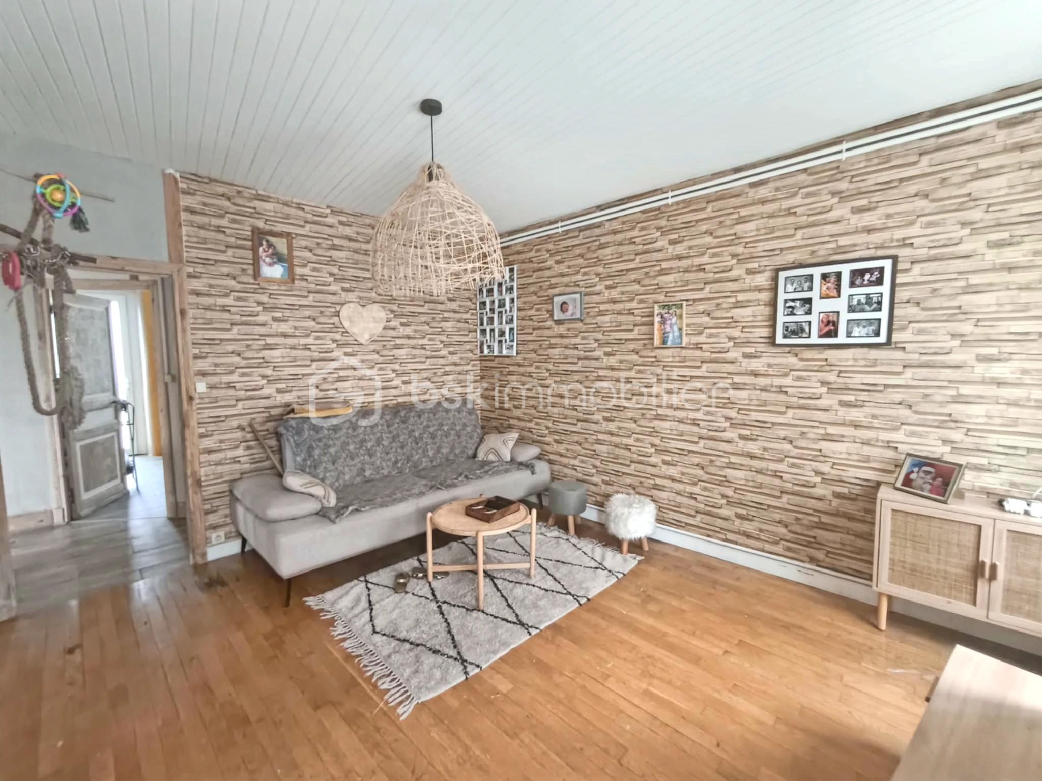 Maison en pierre de 230 m² - bc3e3ef4-f6d5-4d57-bc19-798e4b4fe5c2.jpg