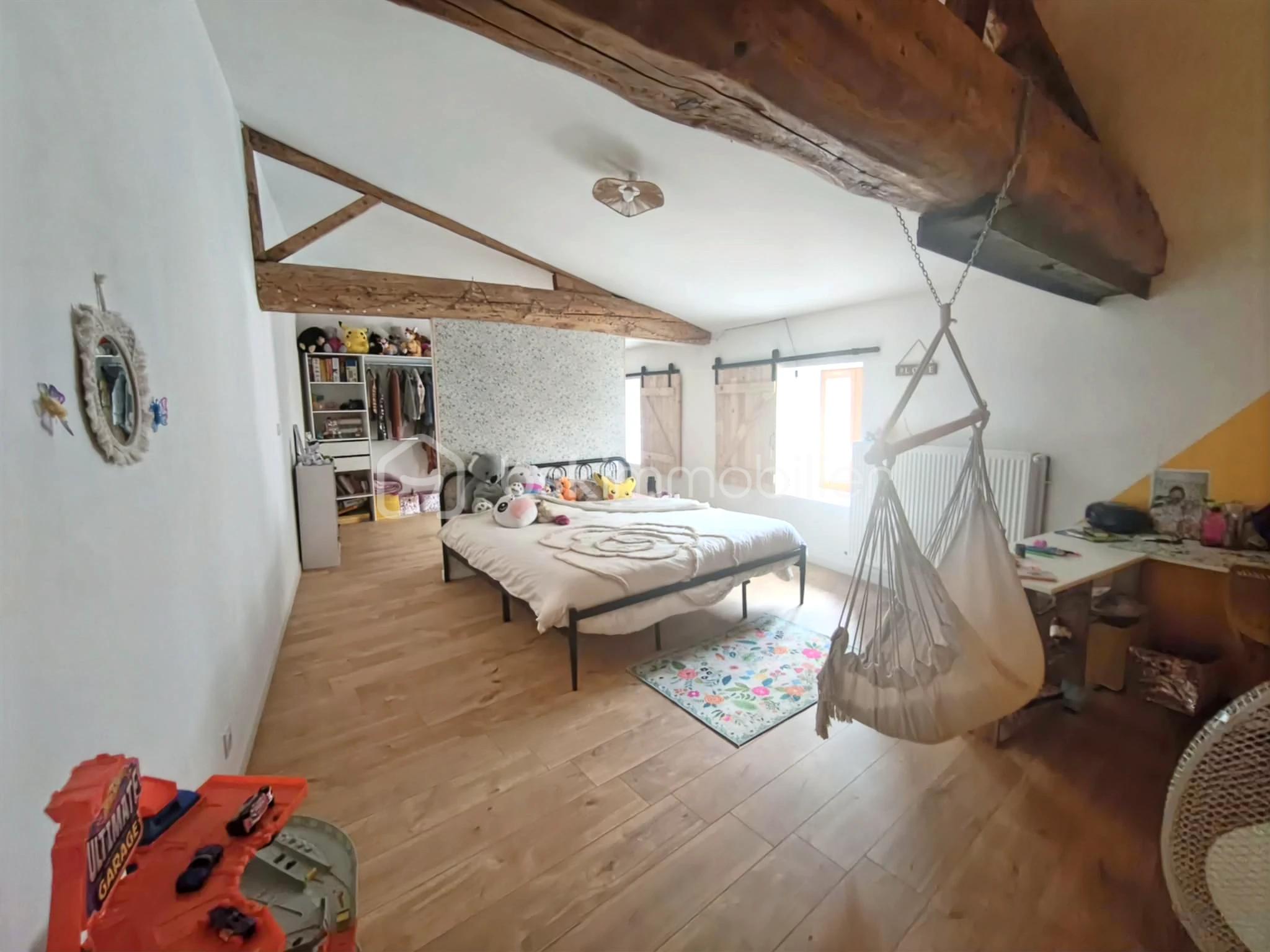 Maison en pierre de 230 m² - c84d5c6f-874b-4163-8bd1-603143718190.jpg