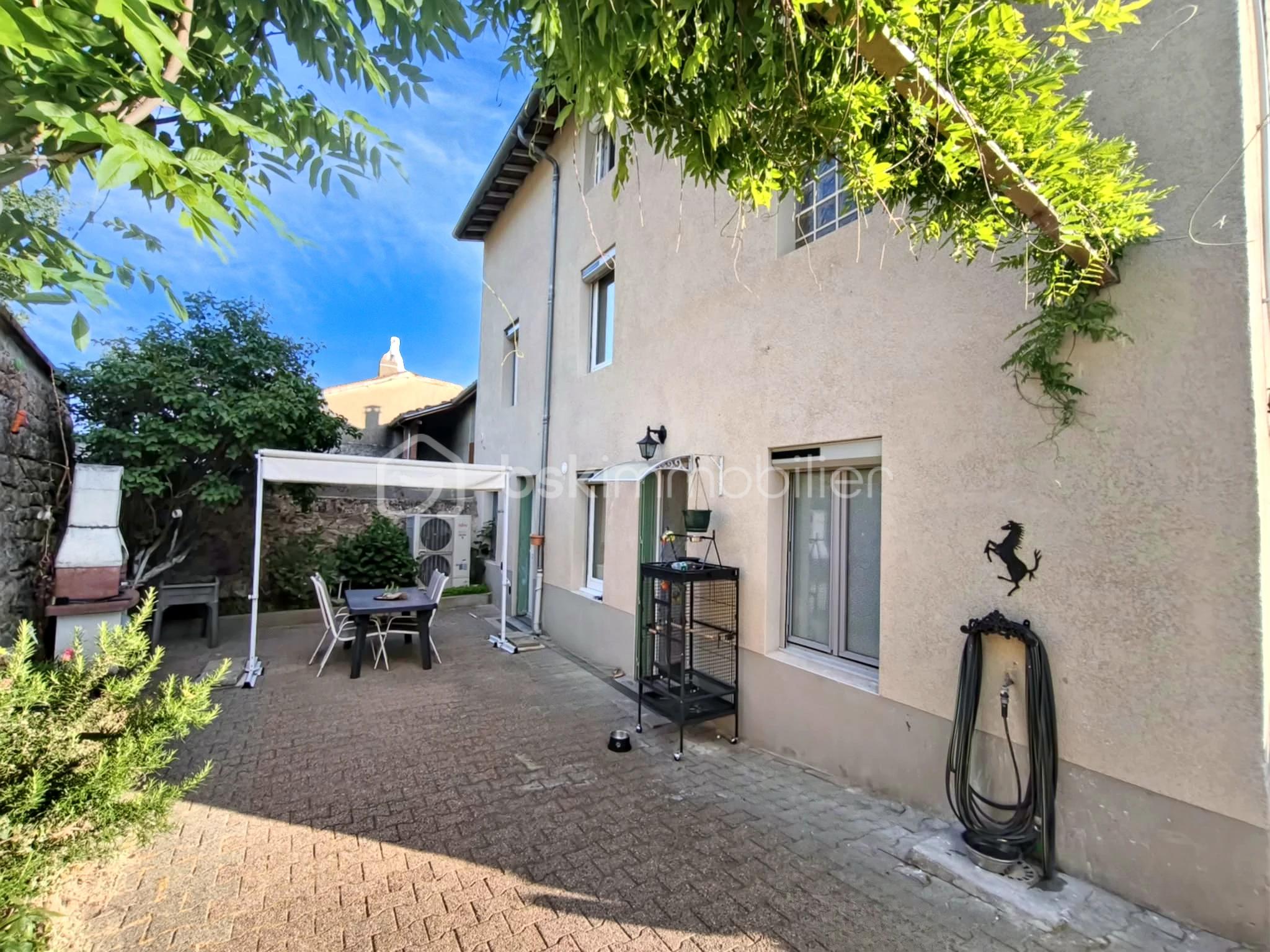 Maison en pierre de 230 m² - f79c8677-35a7-463c-bbe6-d859943d0945.jpg