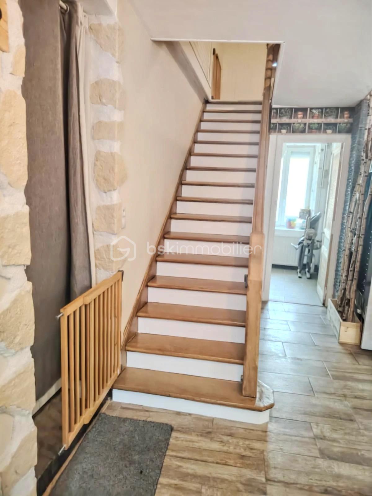 Maison en pierre de 230 m² - f9be9ee6-371b-4220-afd9-967c16fd496f.jpg