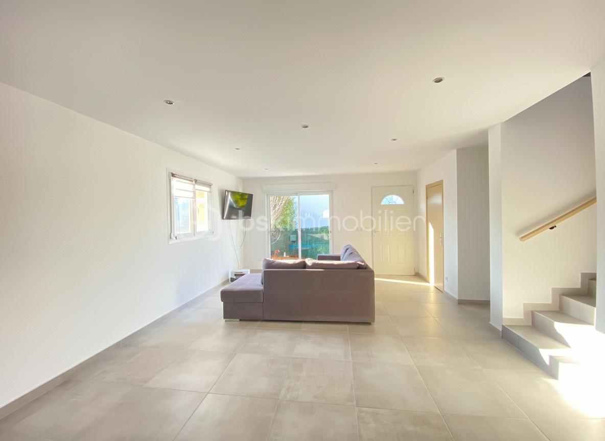 Maison de 97 m² - generated_2025-12-19T16_54_32.623.jpg