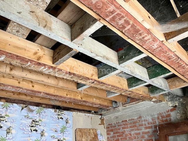 Immeuble de 91 m² - castille plancher.jpg
