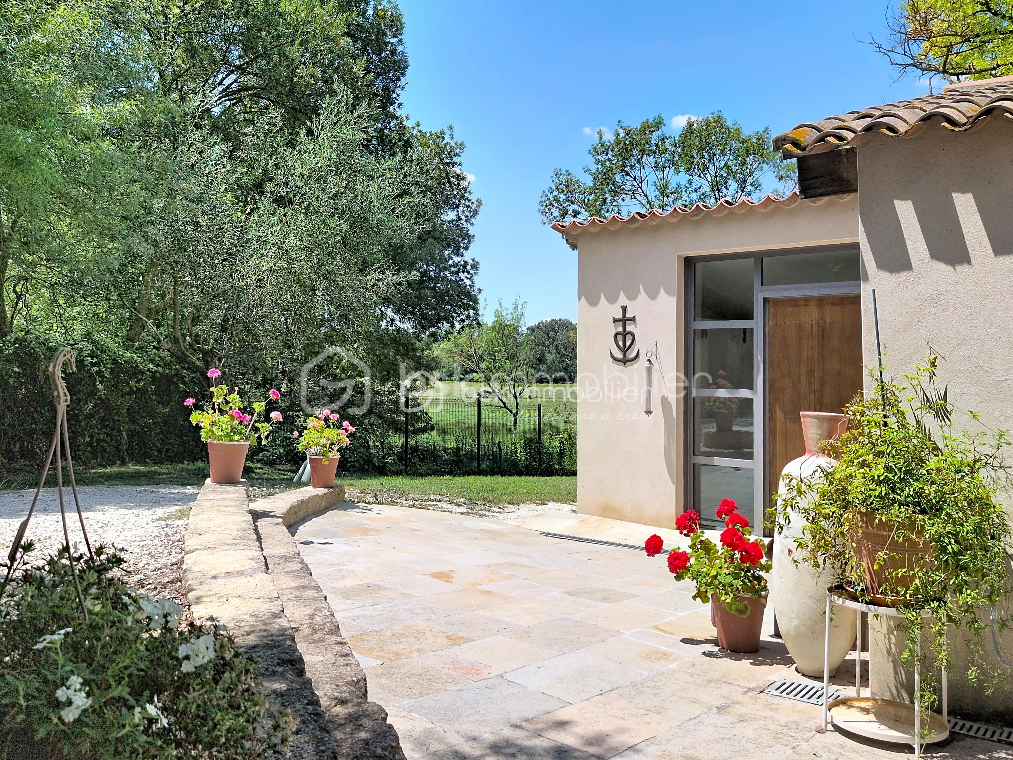 entree ext juin 26.jpg