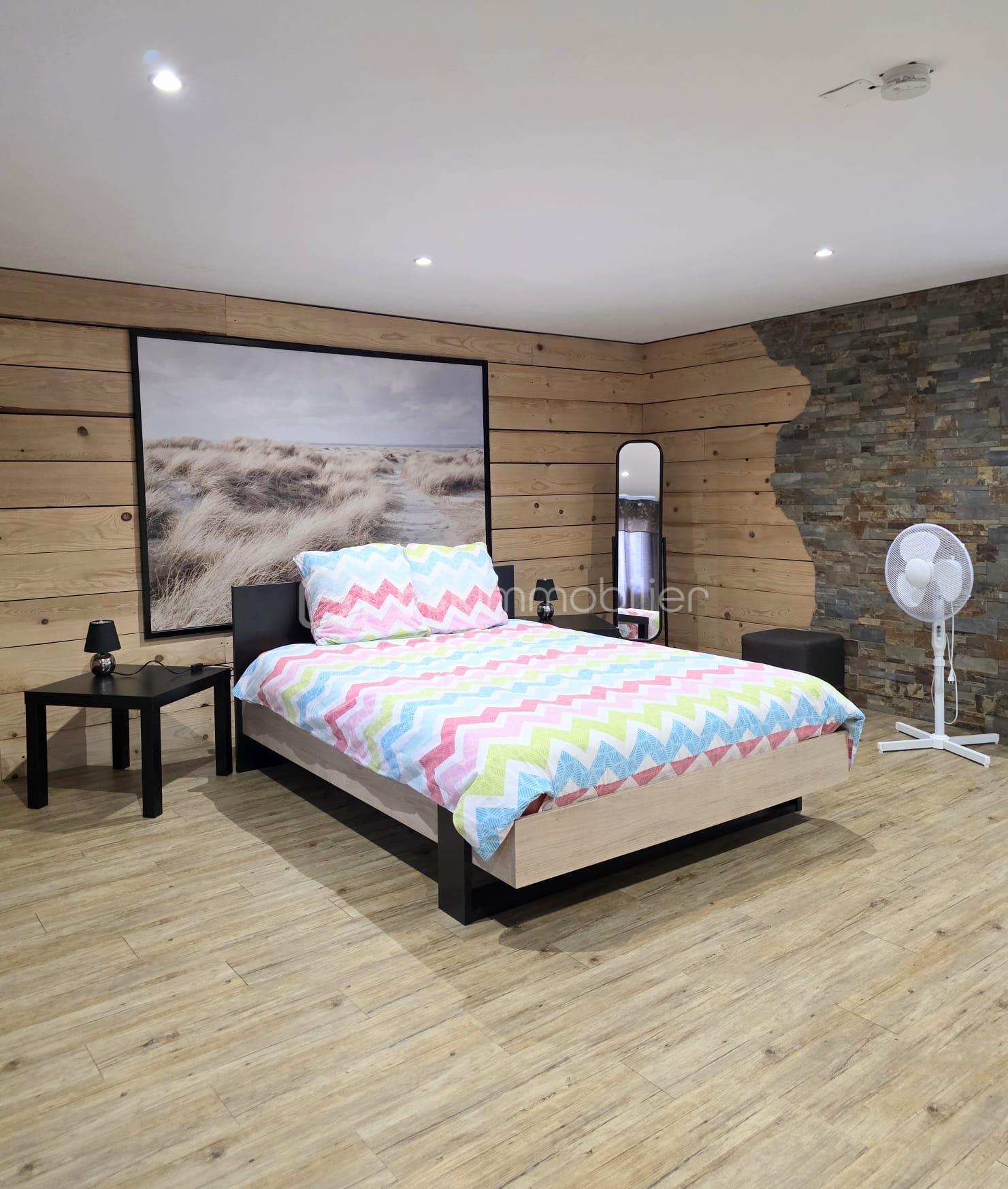 Maison de 272 m² - CHAMBRE GRANDE F4.jpg