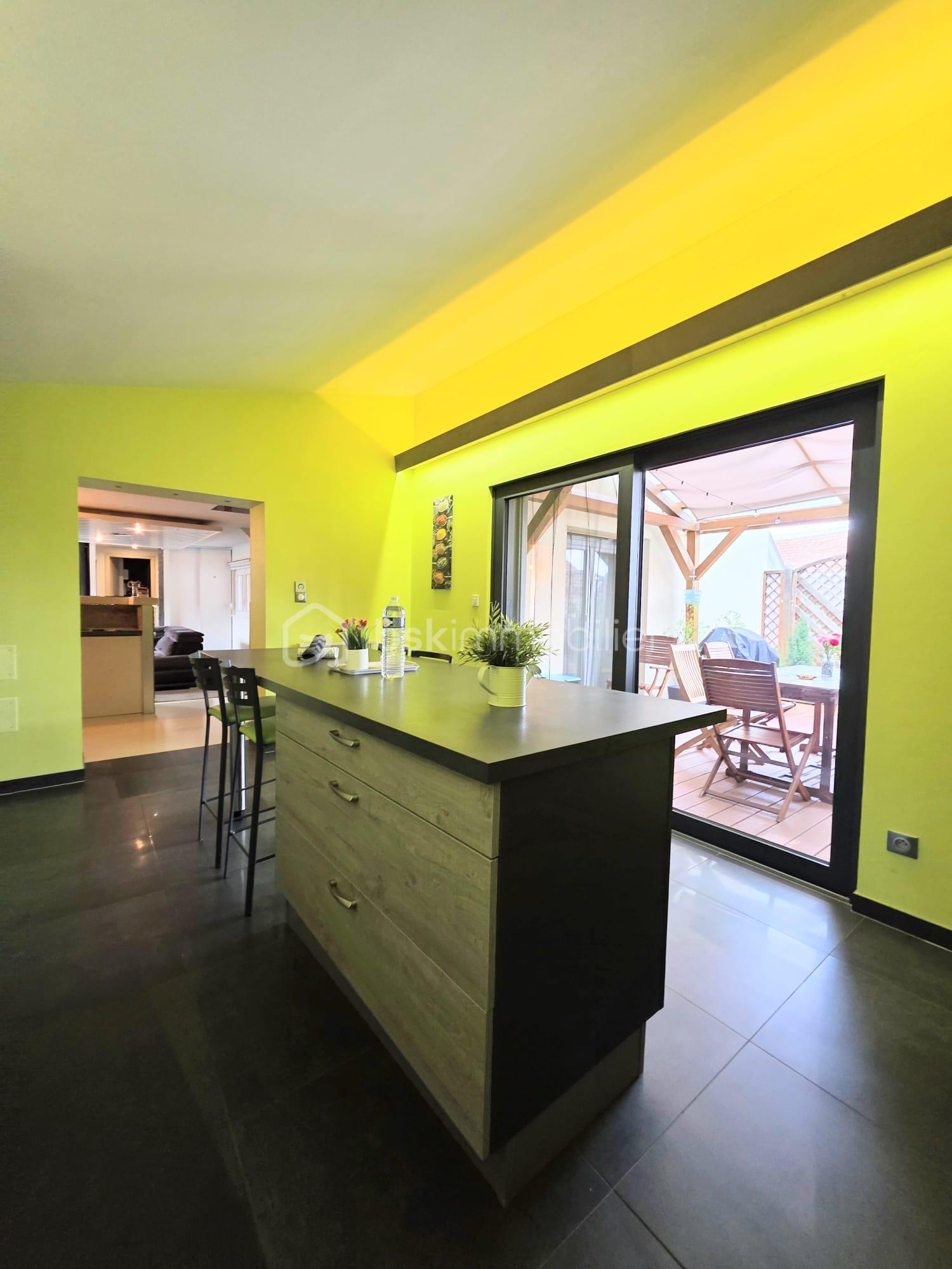 Maison de 272 m² - CUISINE ILOT F4.jpg