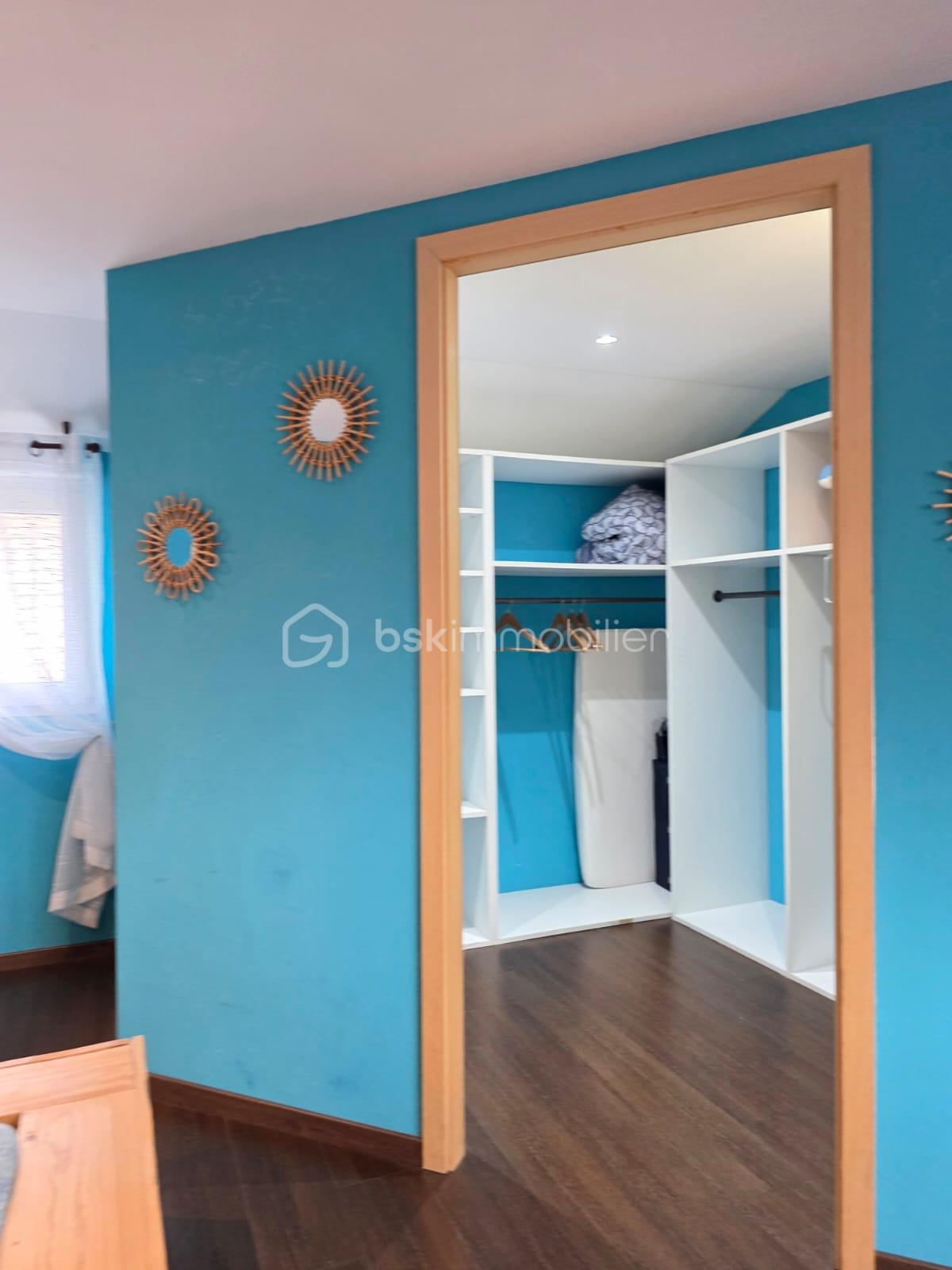 Maison de 272 m² - dressing1.jpg