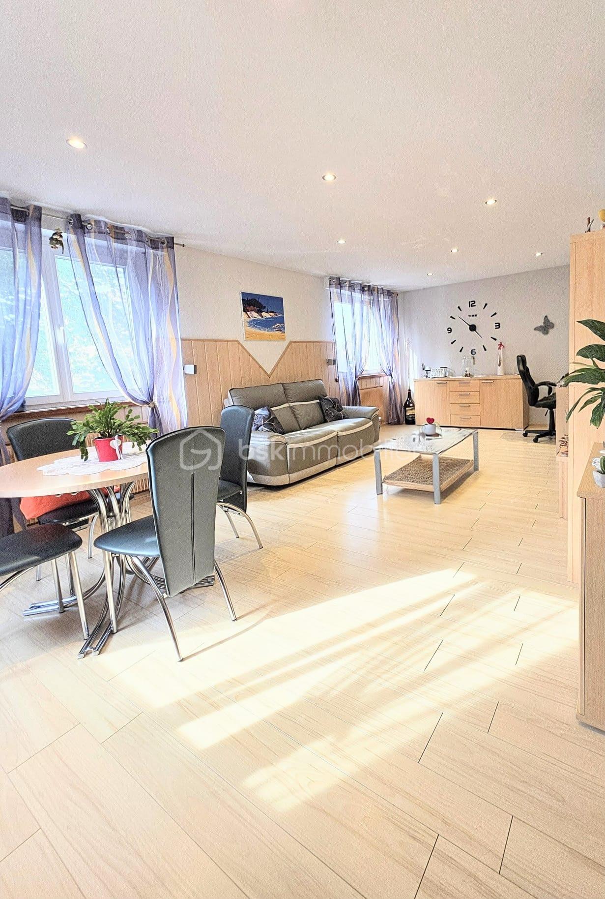 Maison de 272 m² - SALON MAISON PPALE GD ANGLE.jpg