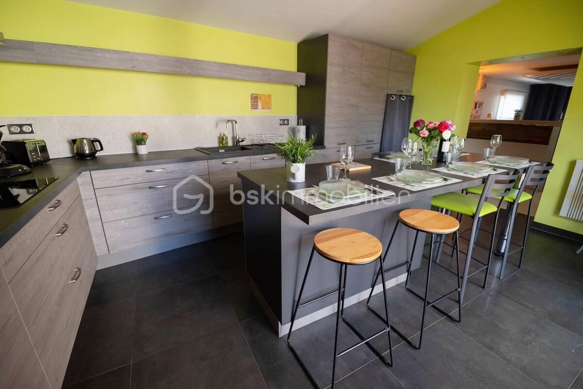 Maison de 272 m² - cuisine gros plan.jpg