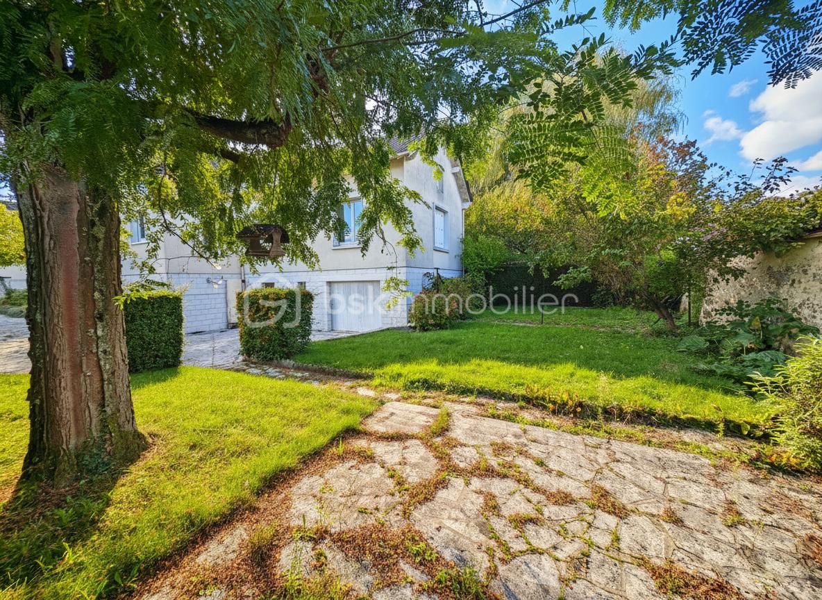 Maison traditionnelle de 160 m² - jardin2.jpg