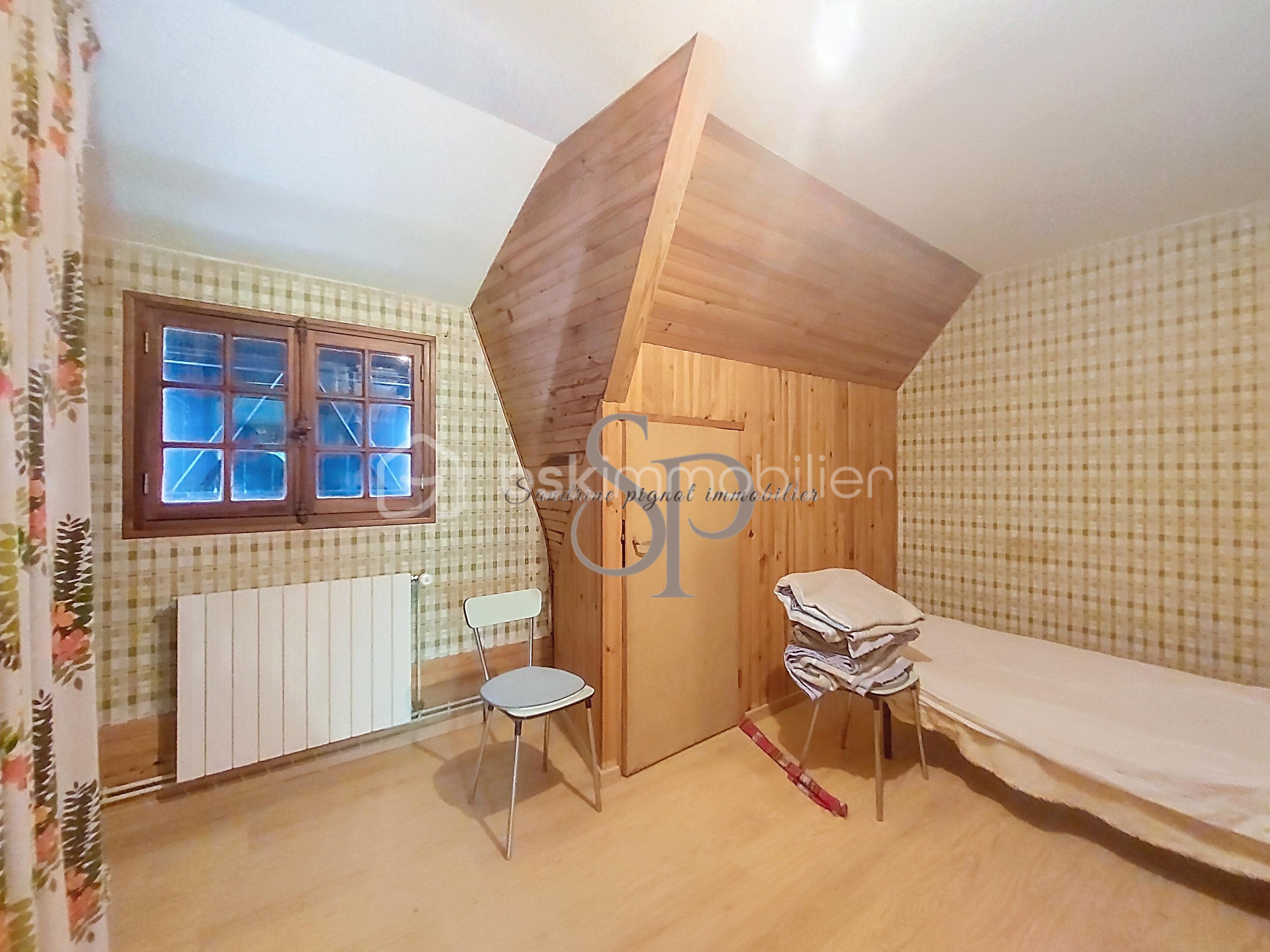 chambre milieu.jpg