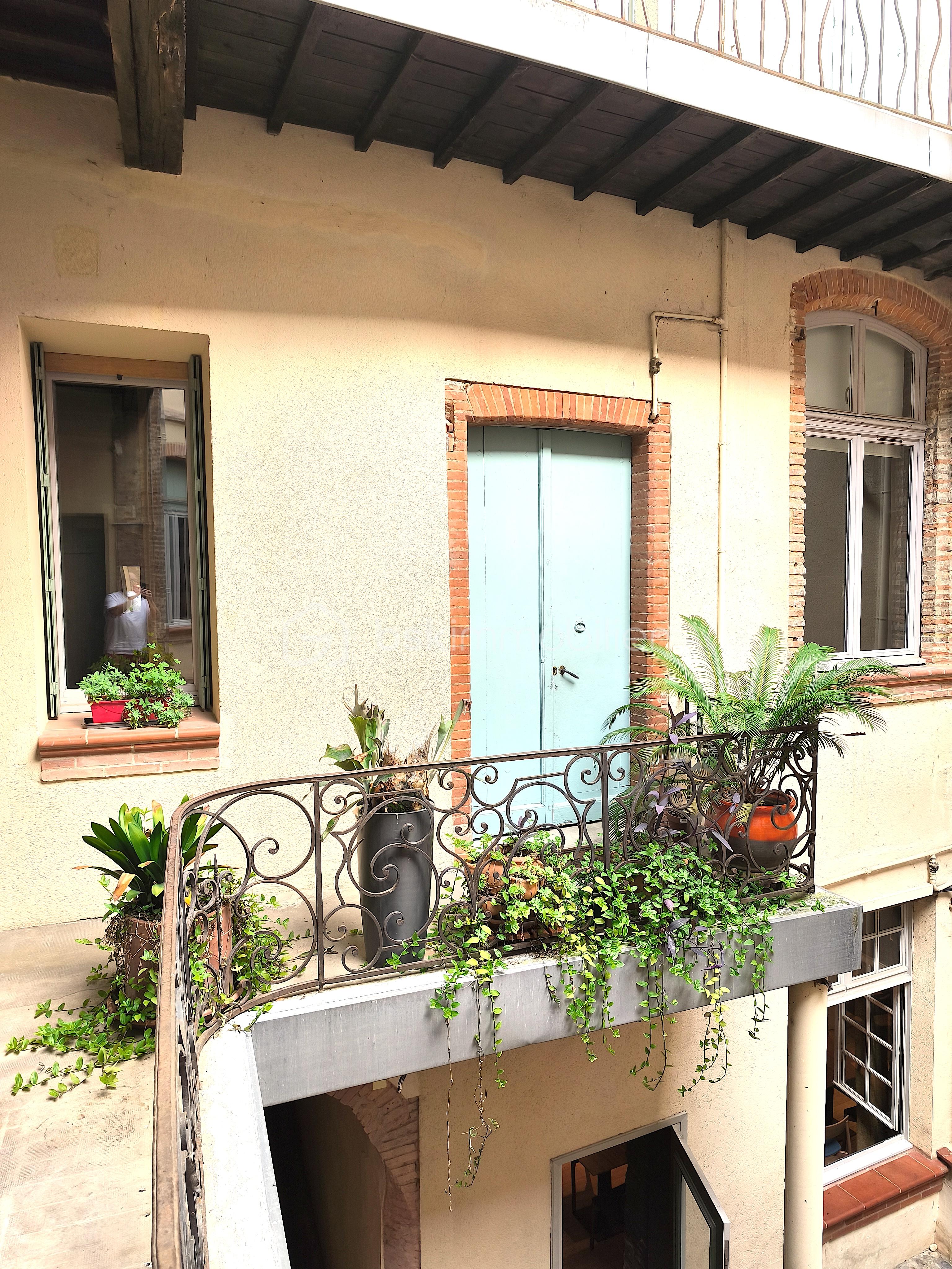 Appartement de 212 m² - 12210.jpg