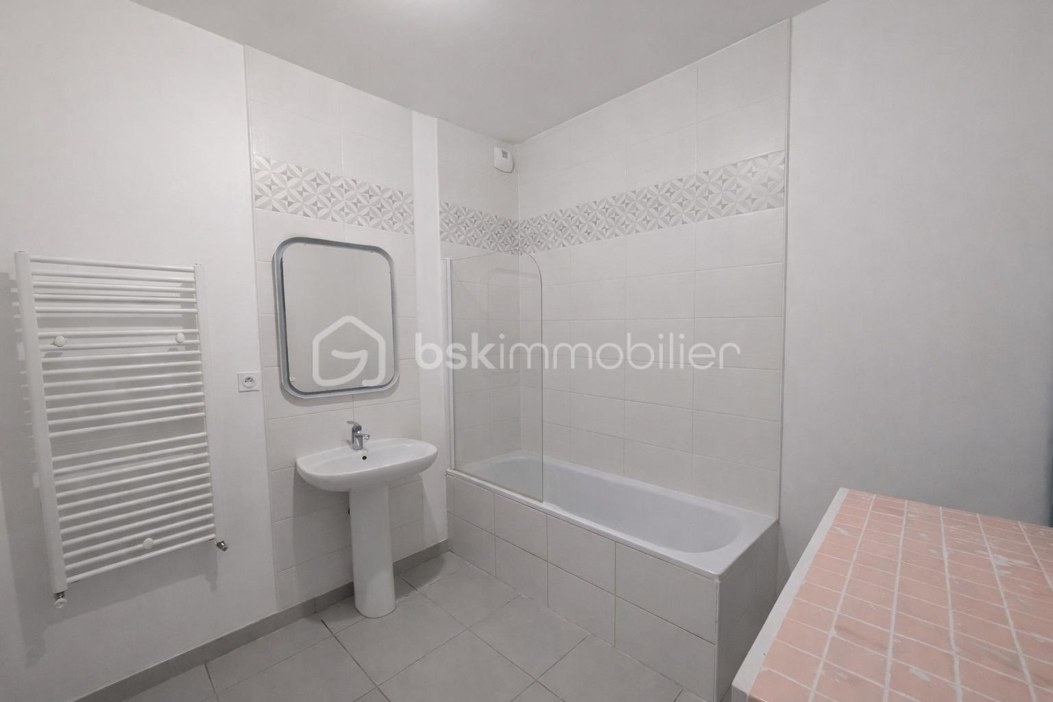 Appartement de 85,68 m² - salle de bain.png