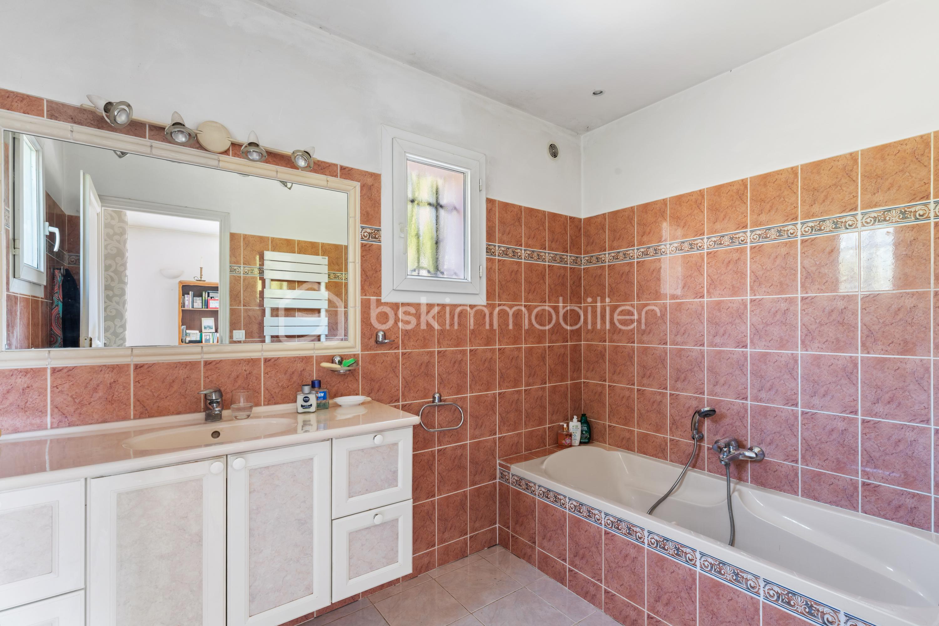 Maison de 167 m² - SALLE DE BAINS.jpg