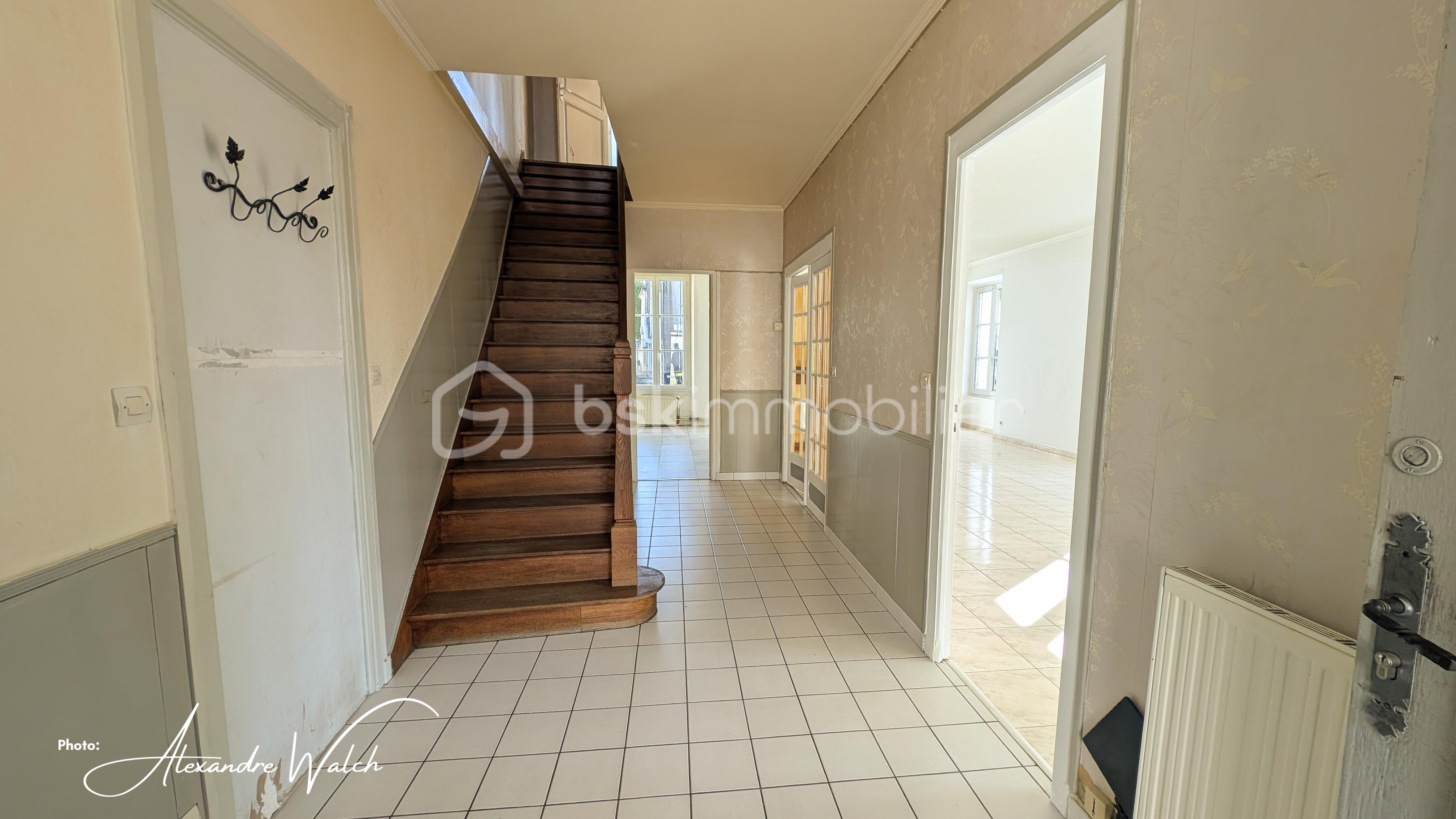 Immeuble mixte de 268 m² - signaturePXL_20251031_113251644.jpg