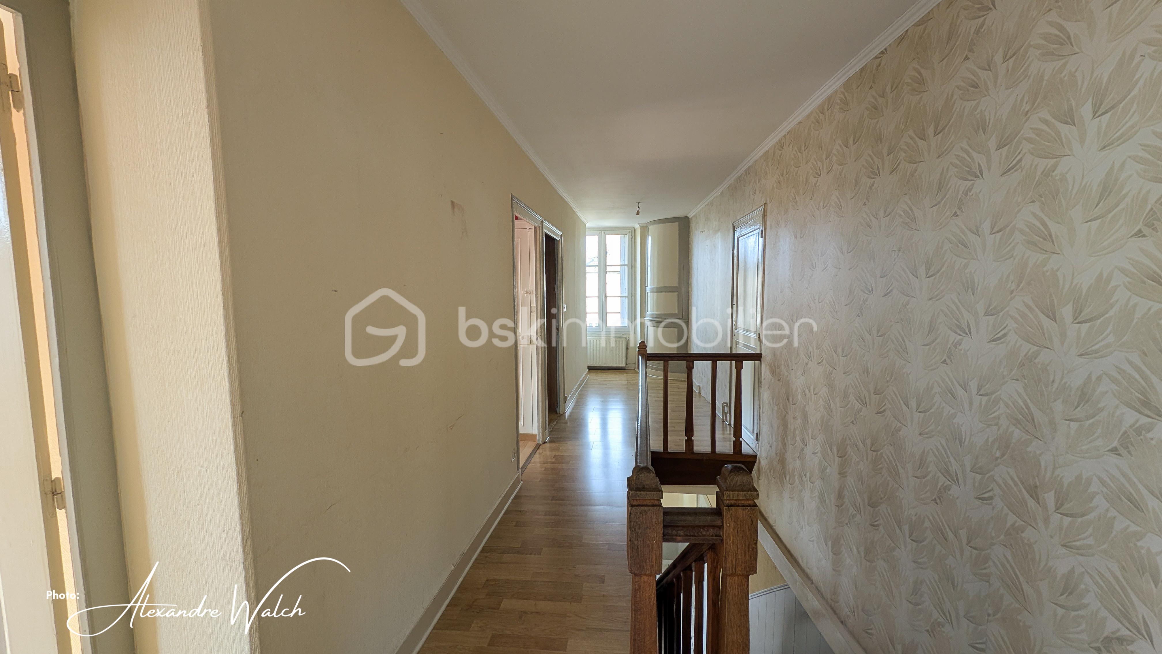 Immeuble mixte de 268 m² - signaturePXL_20251031_113314478.MP.jpg