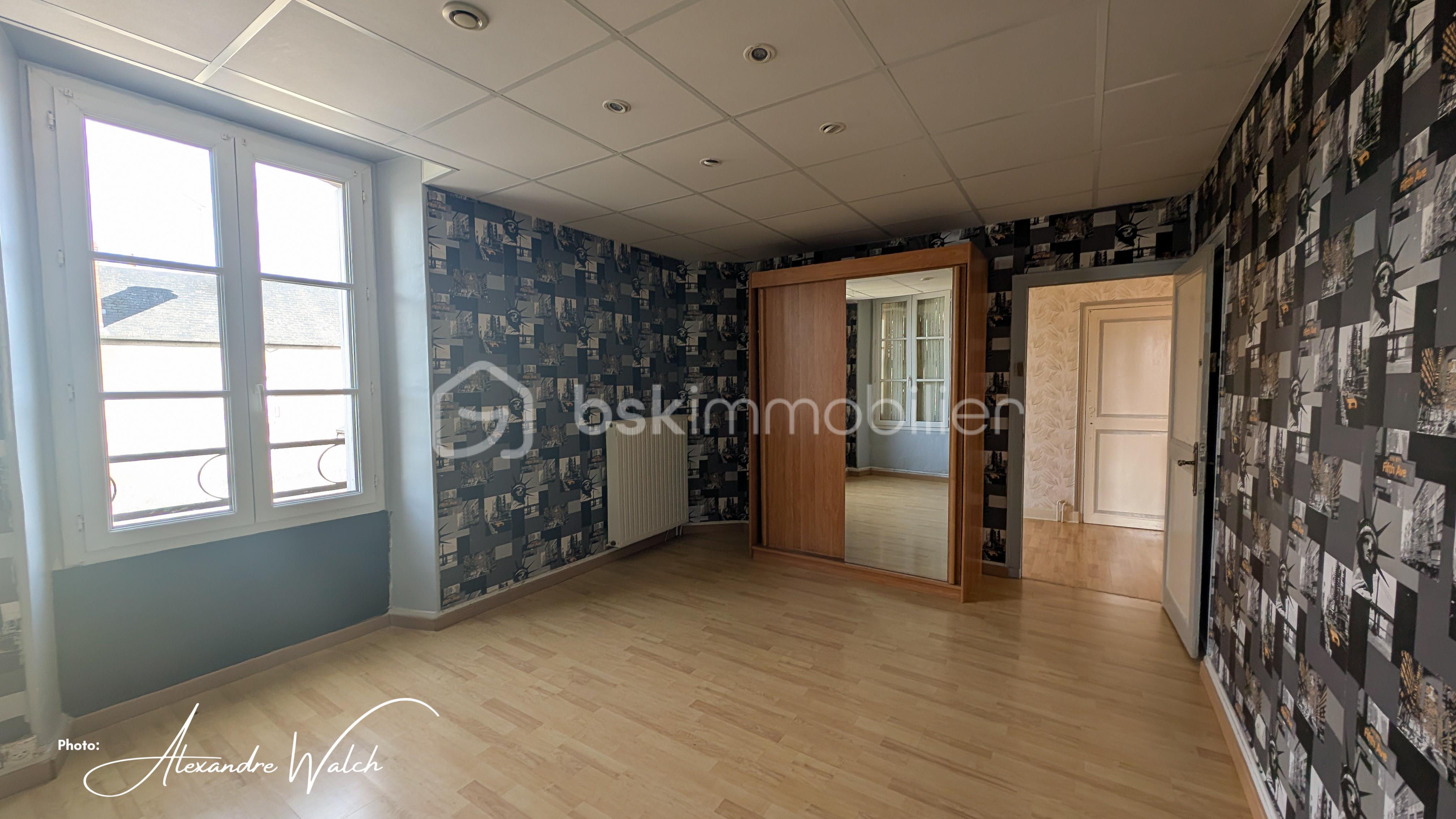 Immeuble mixte de 268 m² - signaturePXL_20251031_113456958.MP.jpg