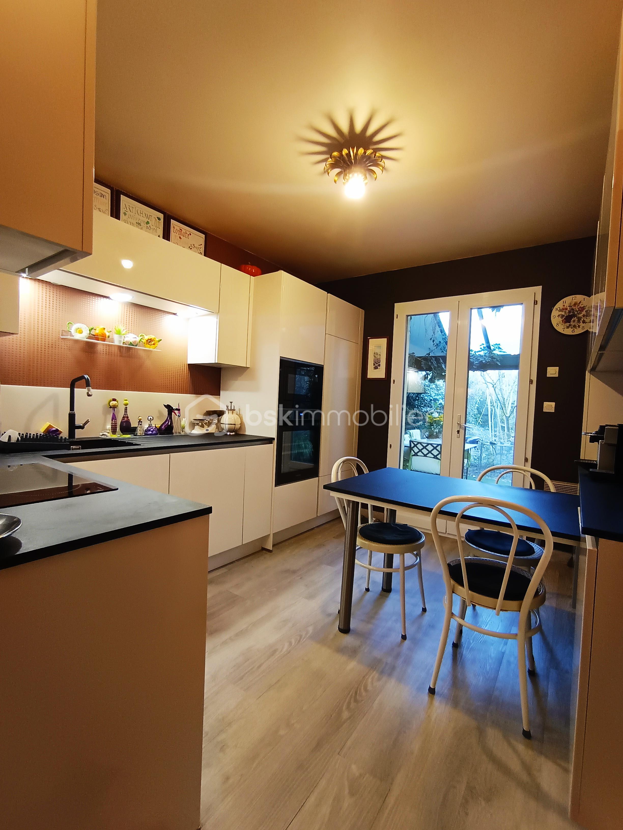 Maison de 120 m² - 1768339612701.jpg