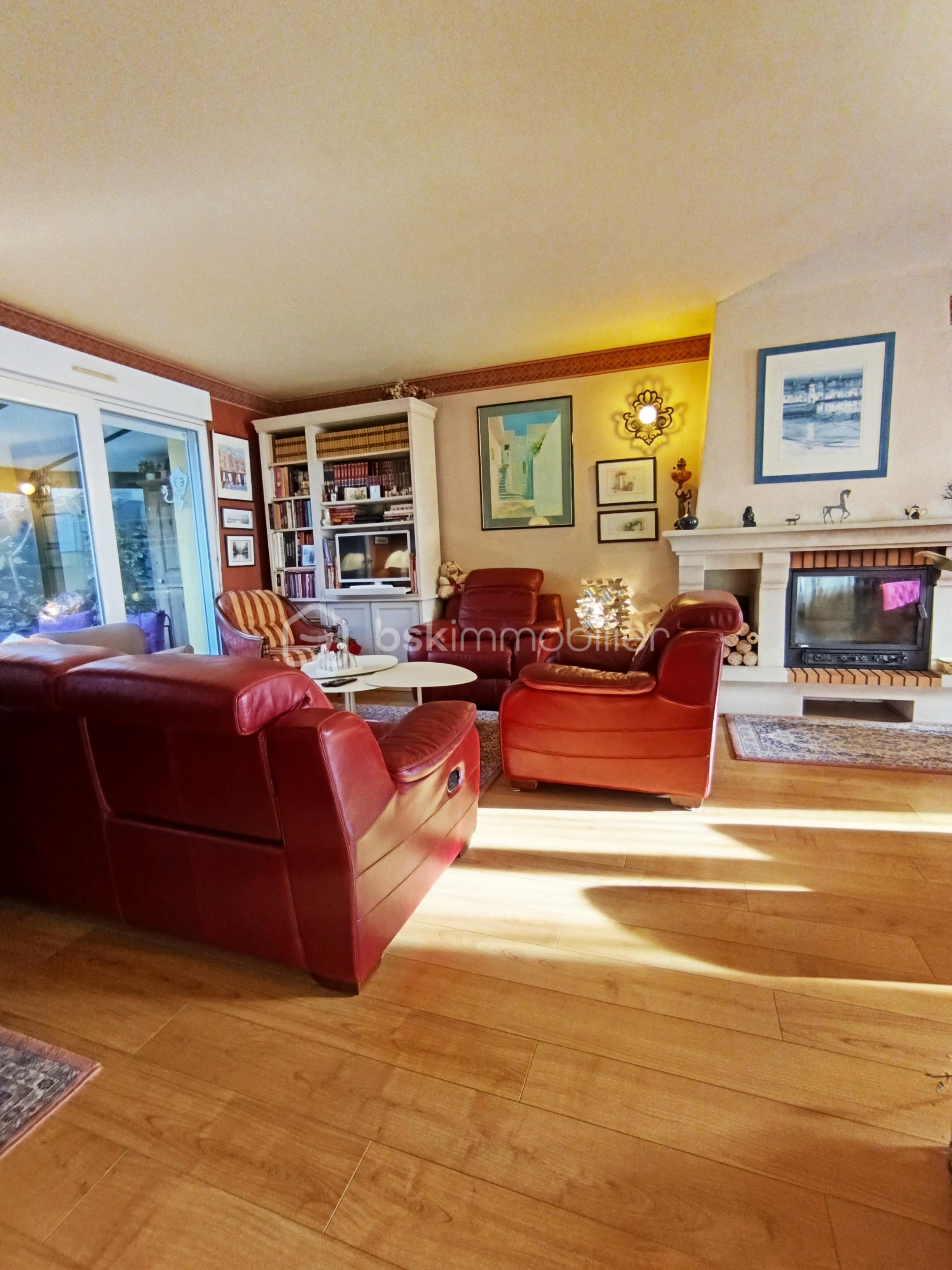 Maison de 120 m² - 1768339612733.jpg