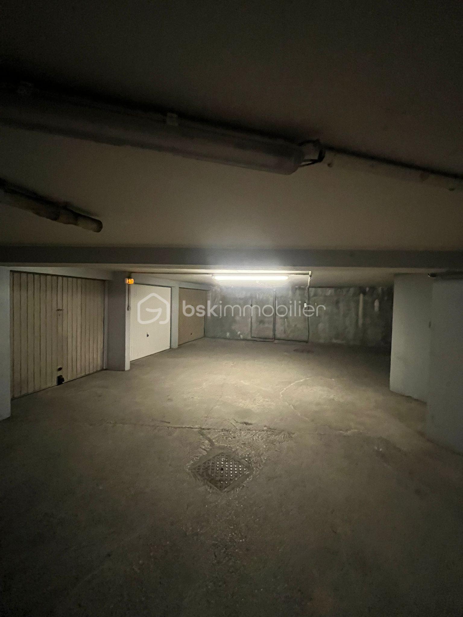 Parking de 12 m² - photo 5 garage.jpg