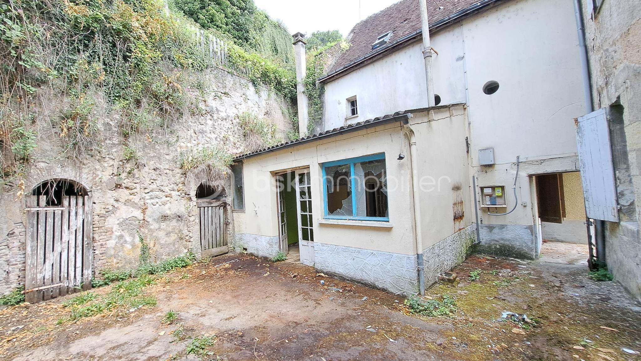 Immeuble de 320 m² - 361635948_831594051642411_1814050223751060124_n.jpg