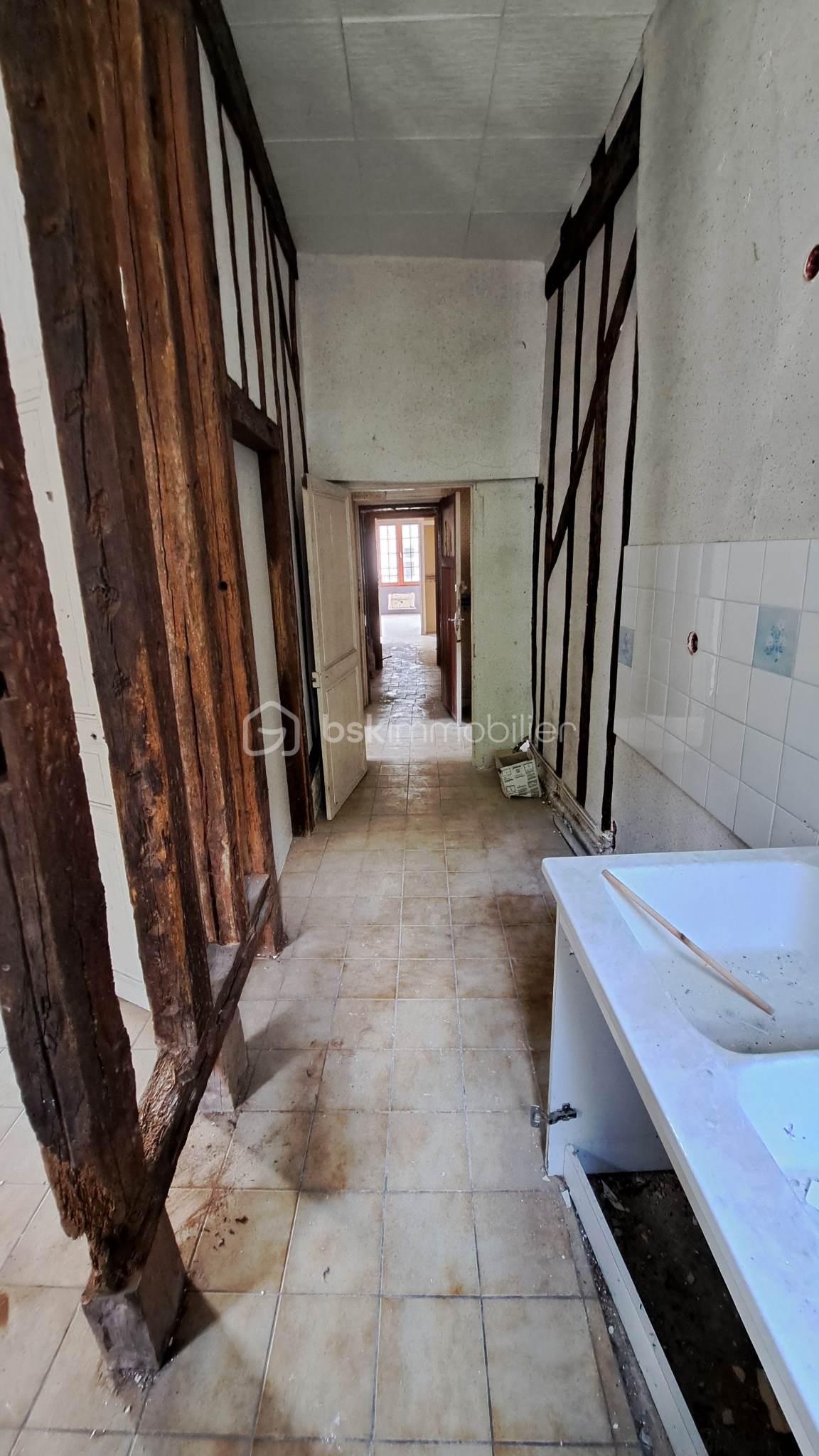 Immeuble de 320 m² - 362174741_265663969496893_2238010383445646289_n.jpg