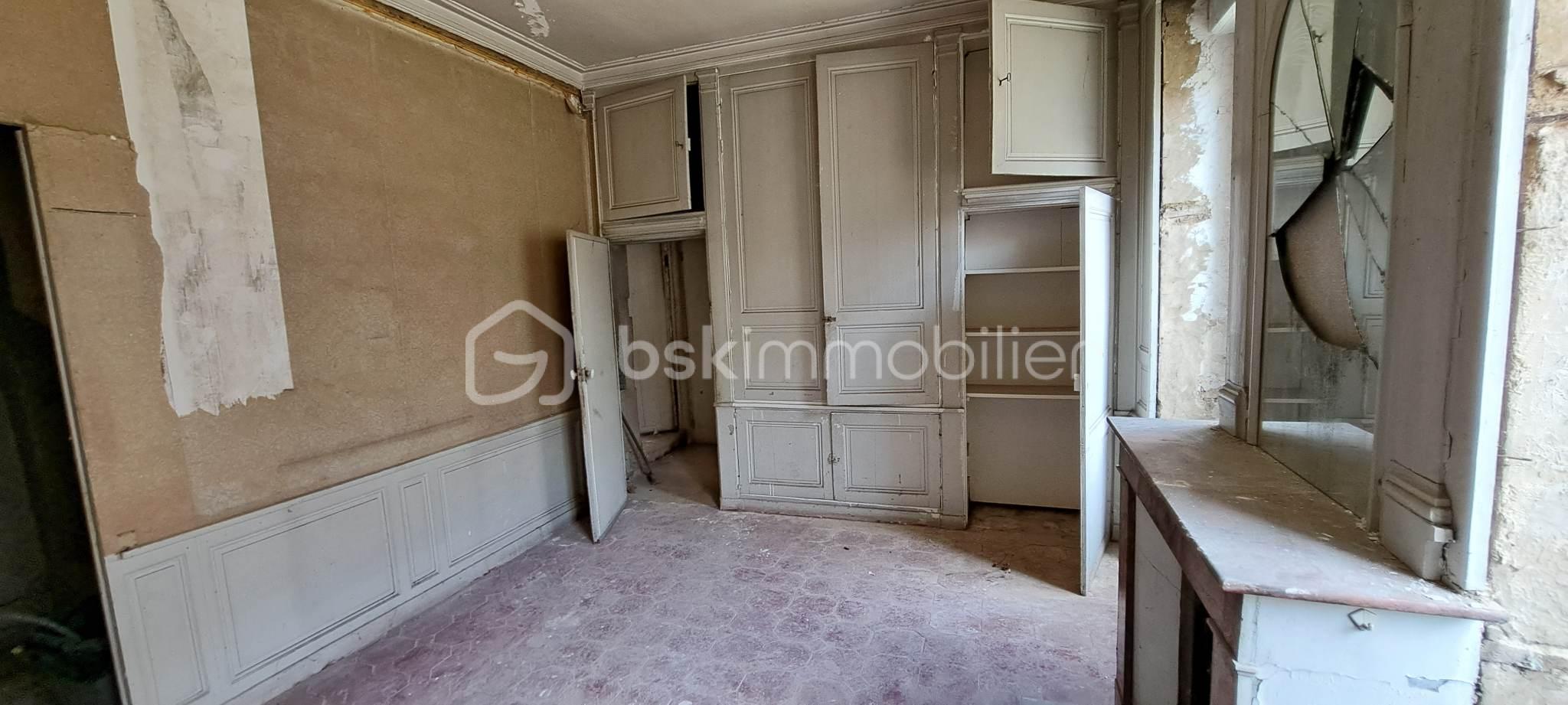 Immeuble de 320 m² - 361633749_237541925280162_2346582640697273547_n.jpg